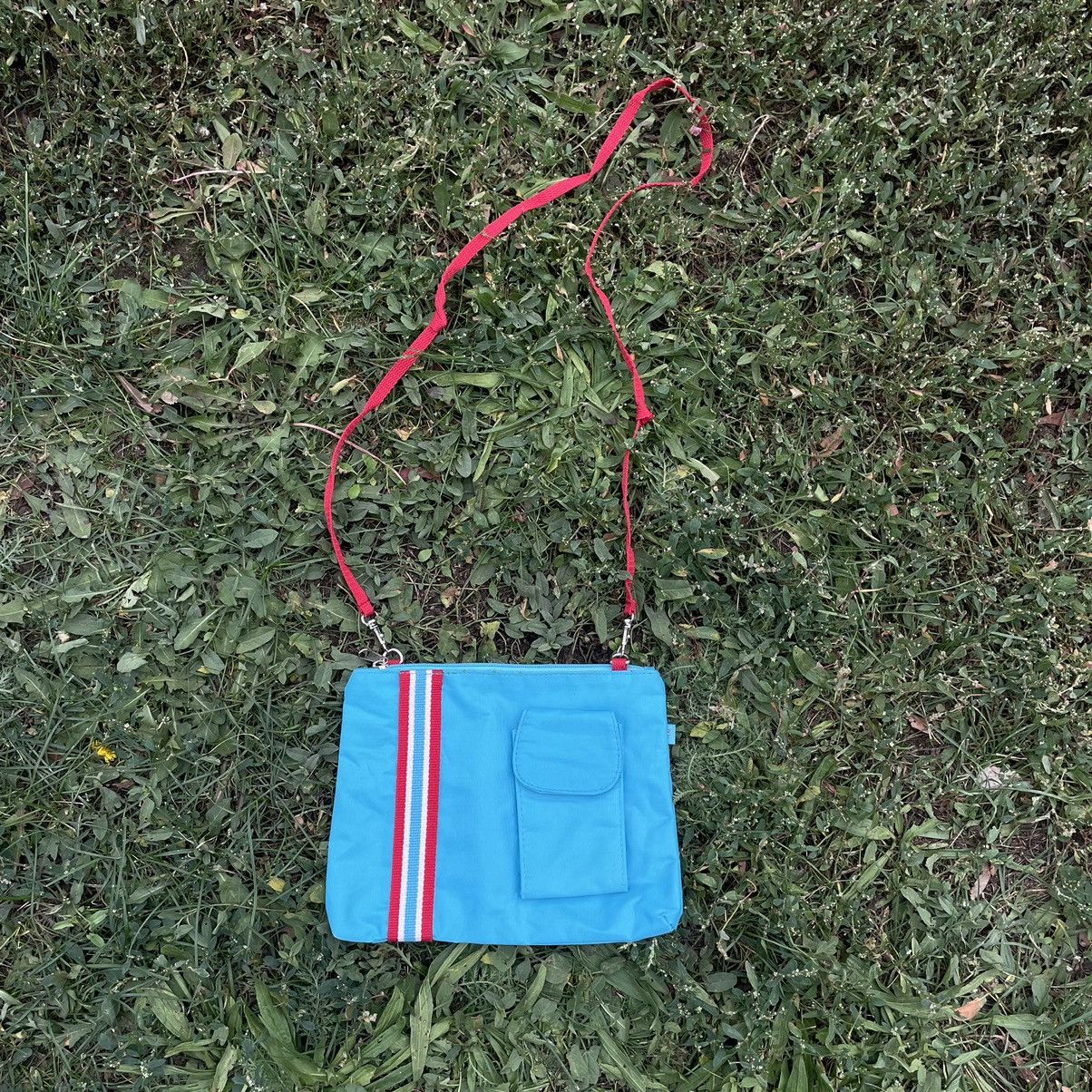Vintage Vintage Y2K Crossbody Bag Pockets Streetwear Embroidered OS Size ONE SIZE - 1 Thumbnail
