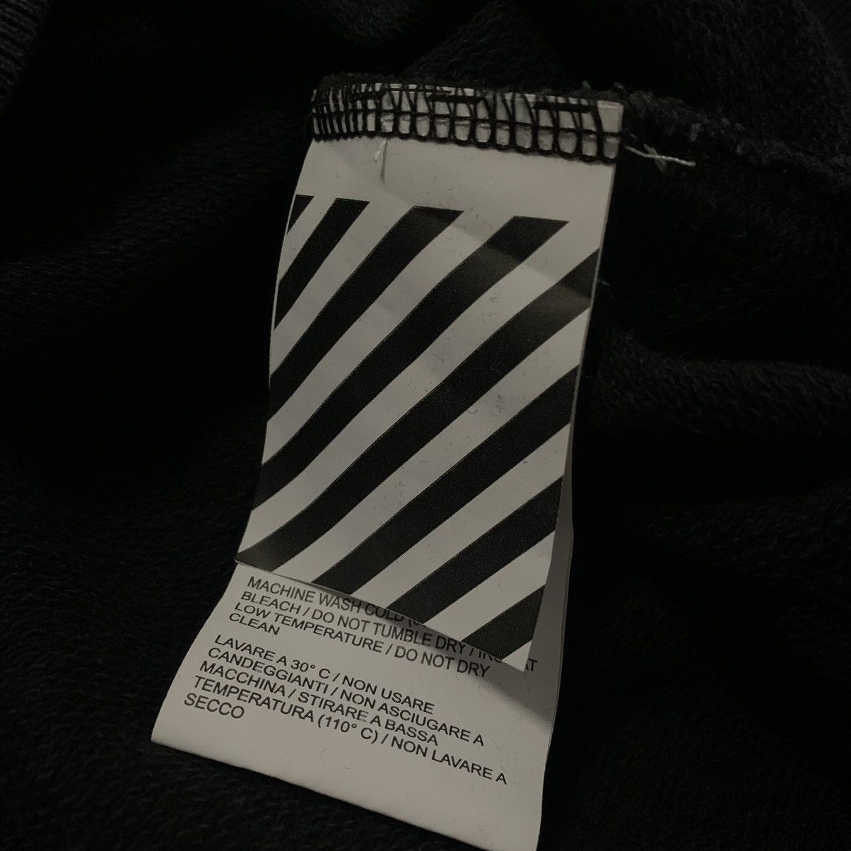 Off-White Off-White Medium Arrow Graphic Washed Black Sweatshirt 2018 Size US M / EU 48-50 / 2 - 9 Thumbnail