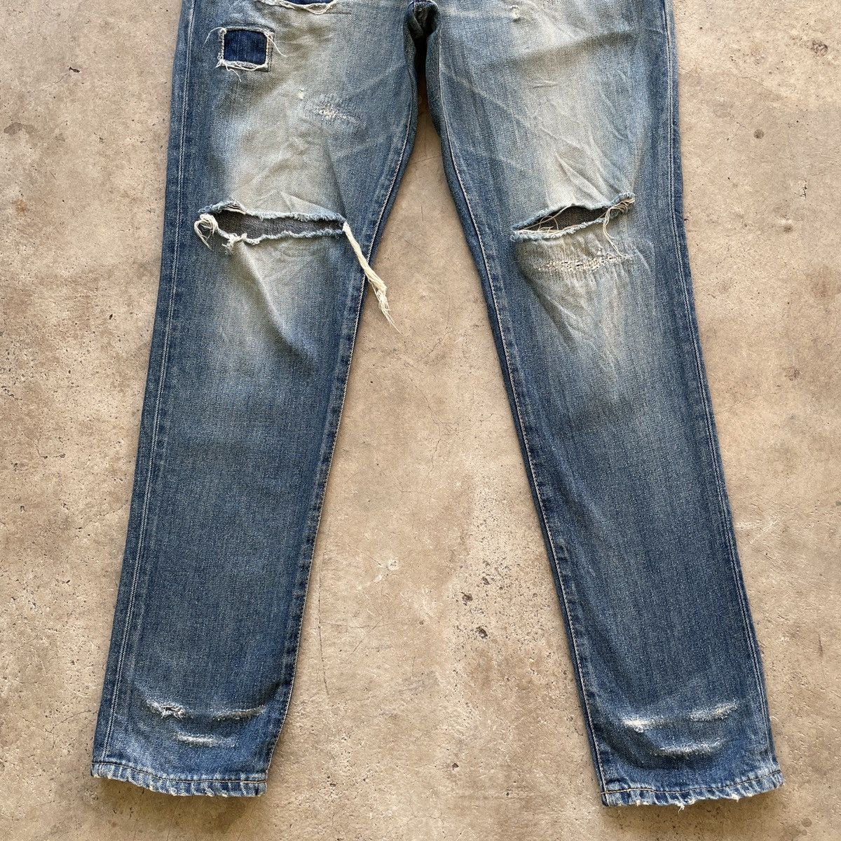 Japanese Brand Vintage THRASHED Edwin Distressed Faded Denim Jeans Pants Size US 32 / EU 48 - 4 Thumbnail