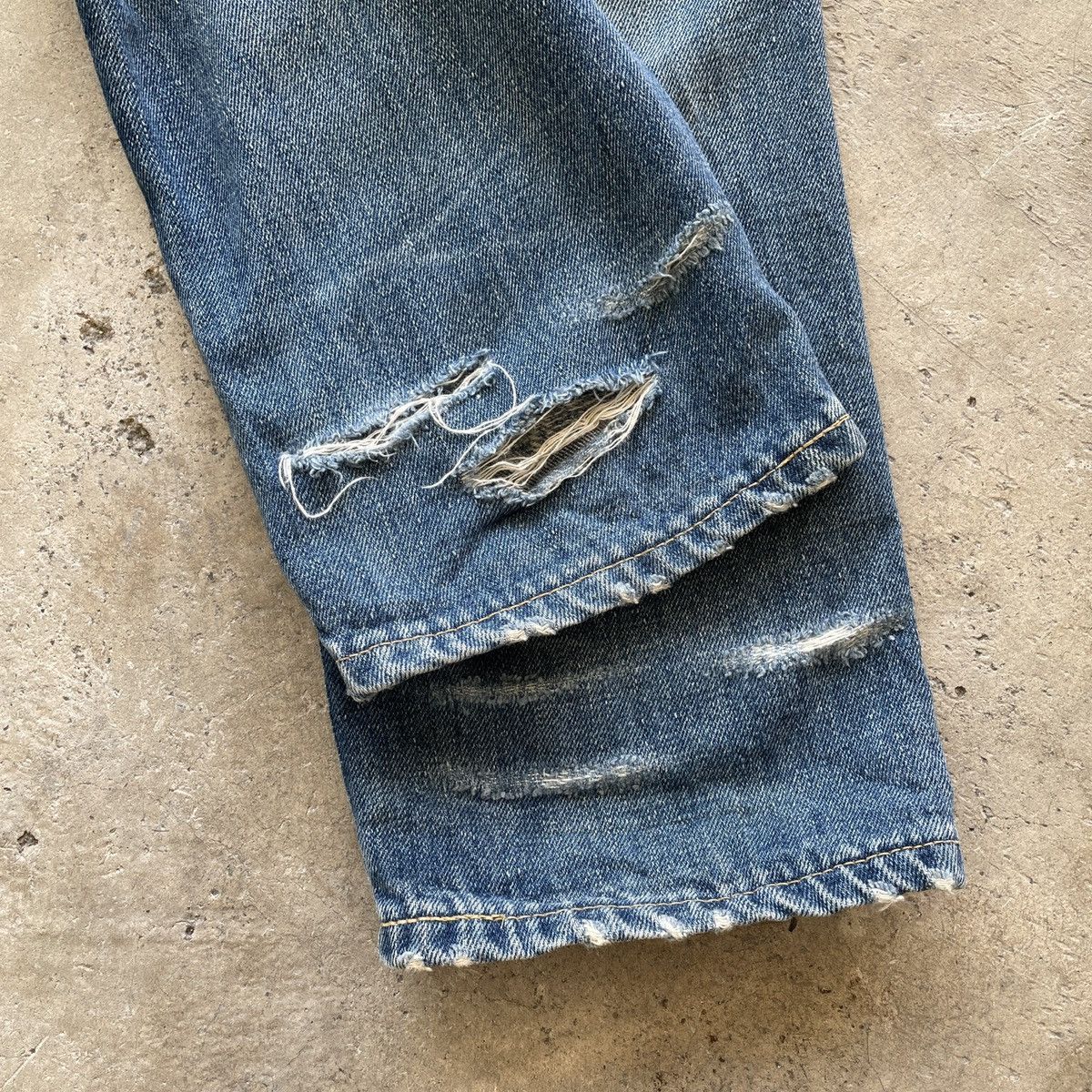 Japanese Brand Vintage THRASHED Edwin Distressed Faded Denim Jeans Pants Size US 32 / EU 48 - 9 Thumbnail