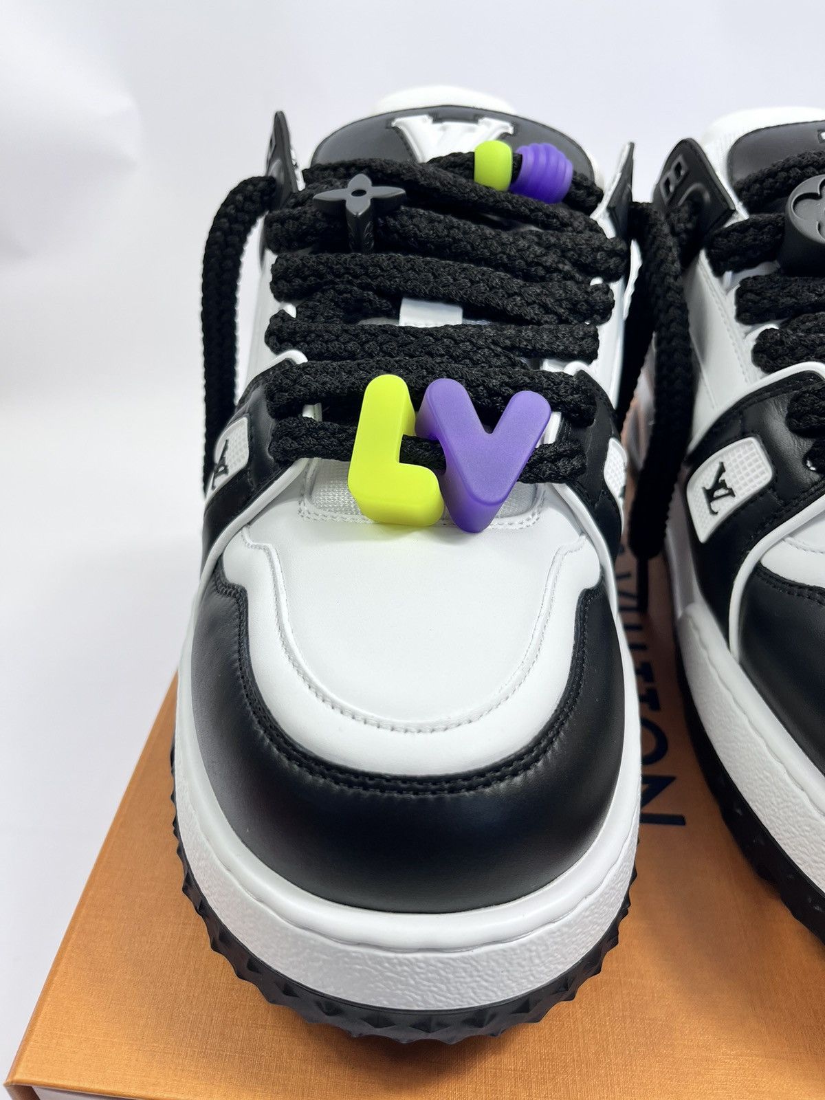 Louis Vuitton MAXI SNEAKERS Size US 9 / EU 42 - 3 Thumbnail