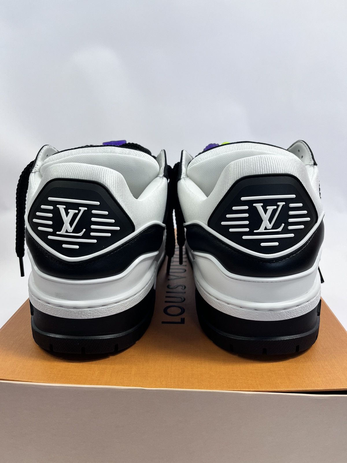 Louis Vuitton MAXI SNEAKERS Size US 9 / EU 42 - 4 Thumbnail