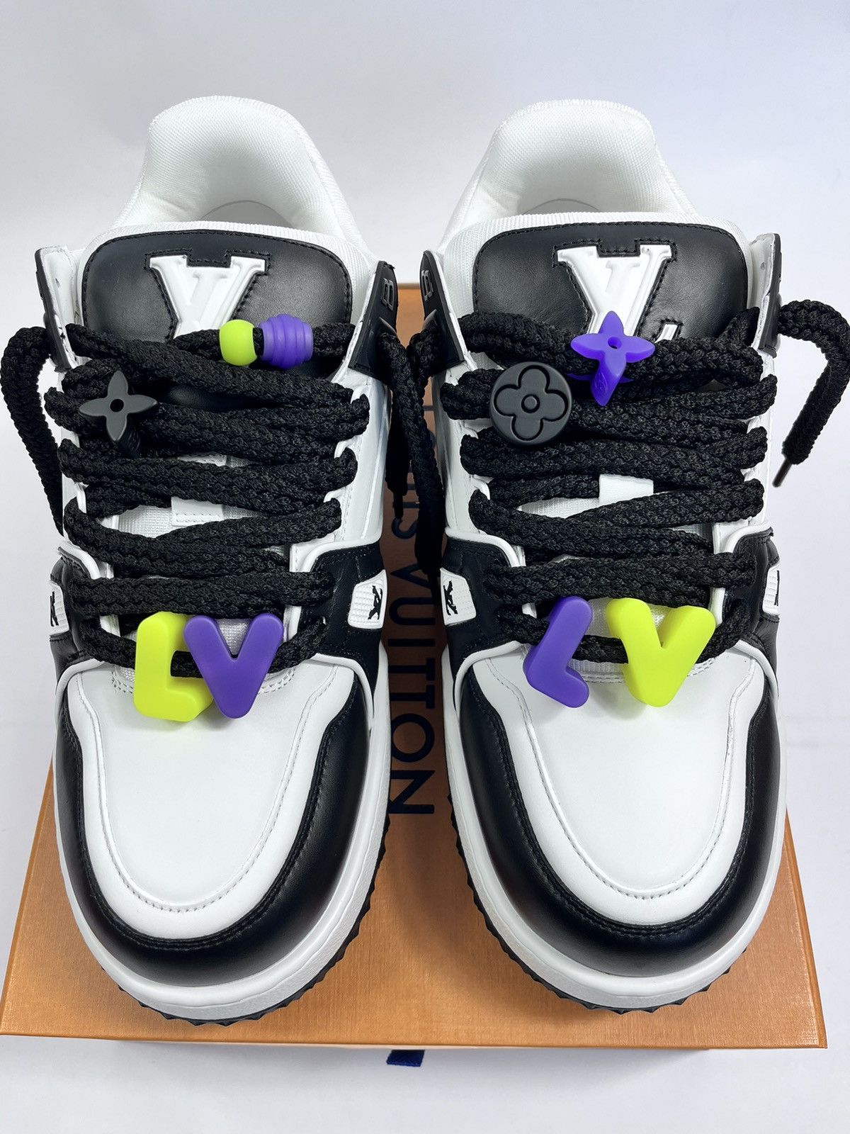 Louis Vuitton MAXI SNEAKERS Size US 9 / EU 42 - 1 Thumbnail