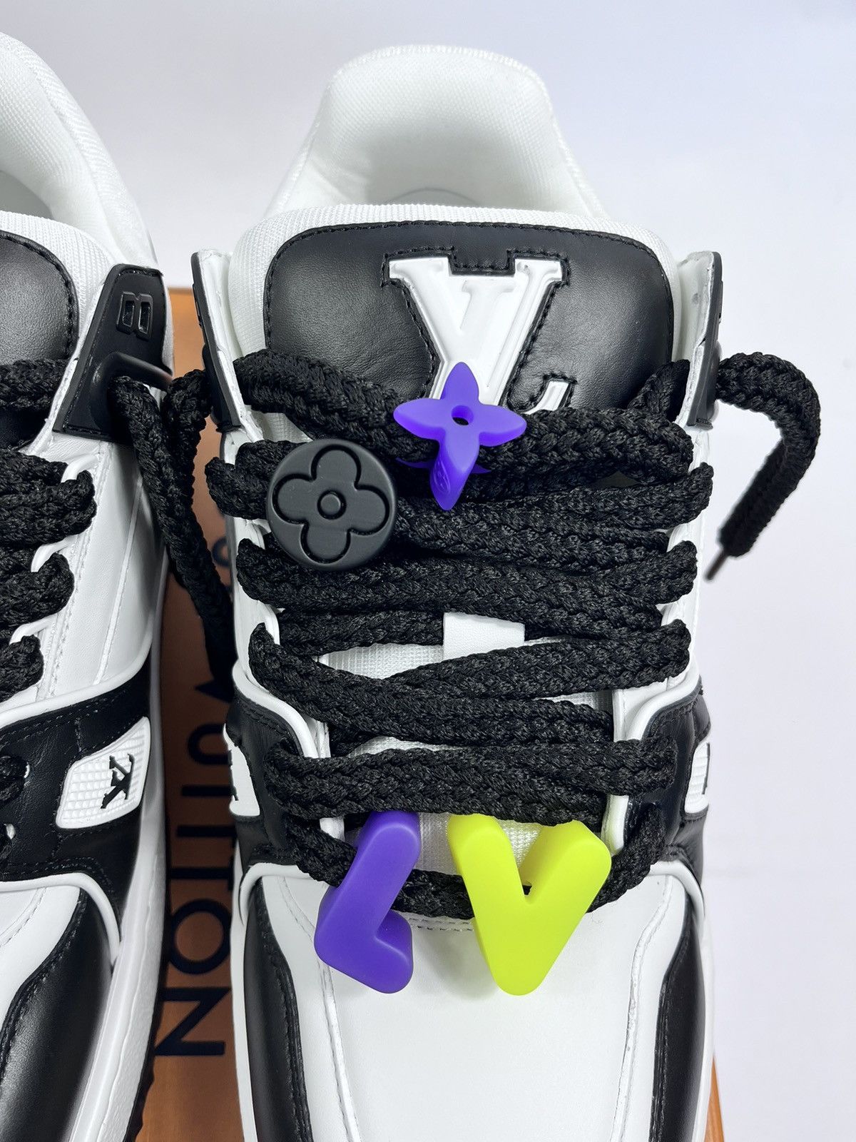 Louis Vuitton MAXI SNEAKERS Size US 9 / EU 42 - 6 Thumbnail