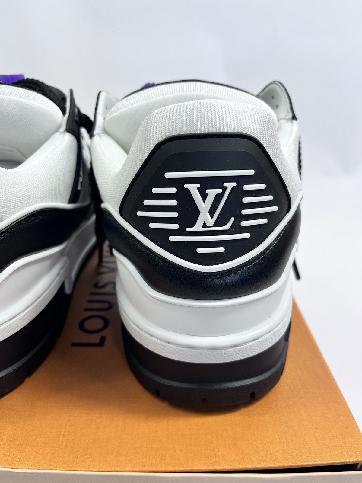 Louis Vuitton MAXI SNEAKERS Size US 9 / EU 42 - 7 Thumbnail