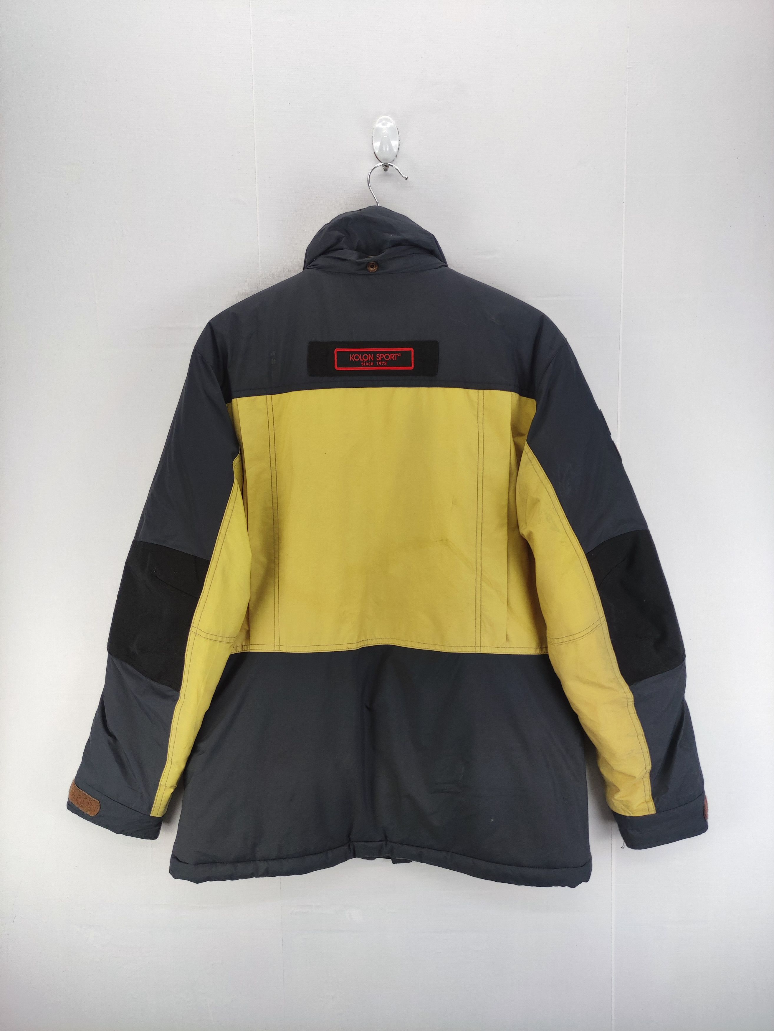 Japanese Brand Vintage Kolon Sport Puffer Jacket Zipper Size US L / EU 52-54 / 3 - 15 Thumbnail