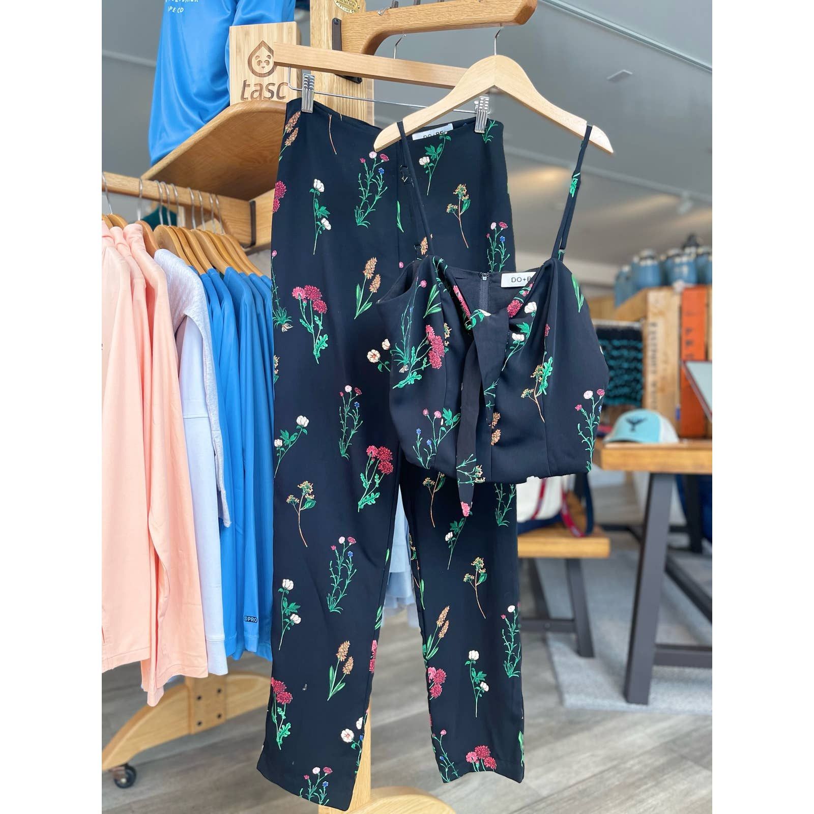 DO + BE matching outfit