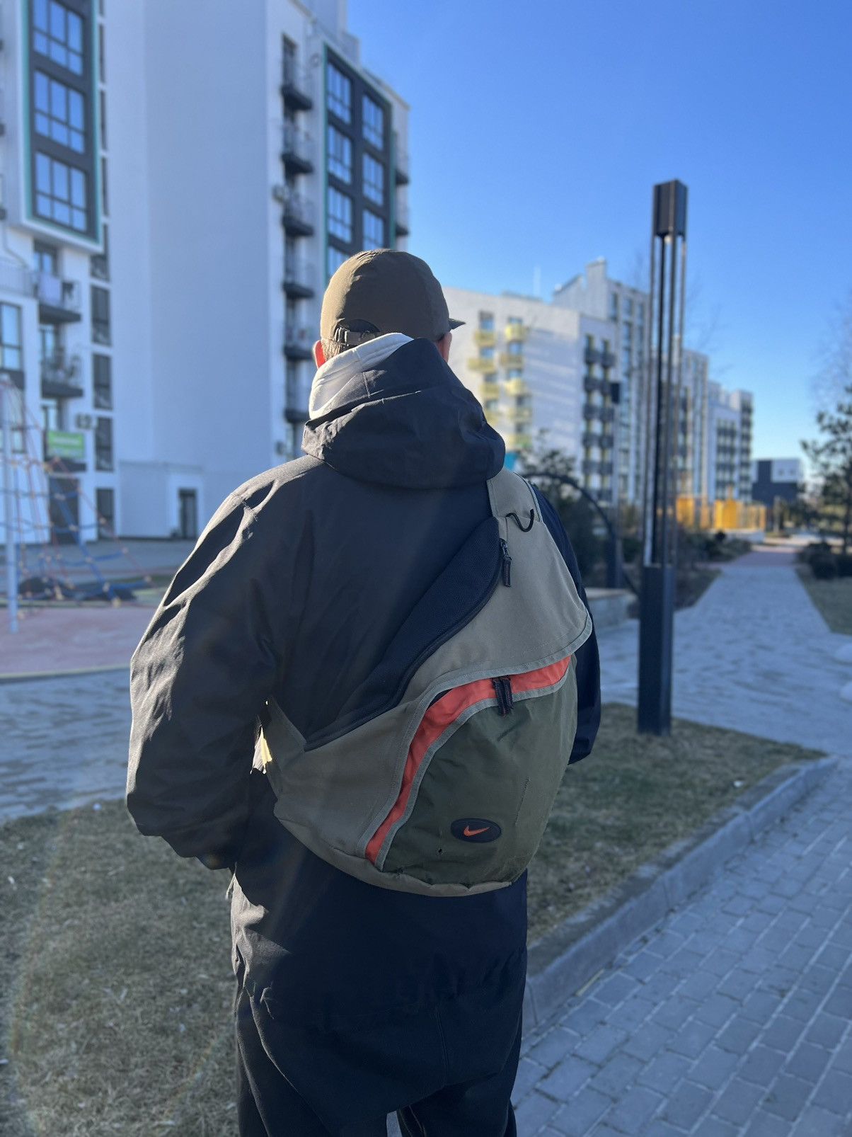 image of Nike Vintage Sling Crossbody Bag Gorpcore Acg in Olive, Men's
