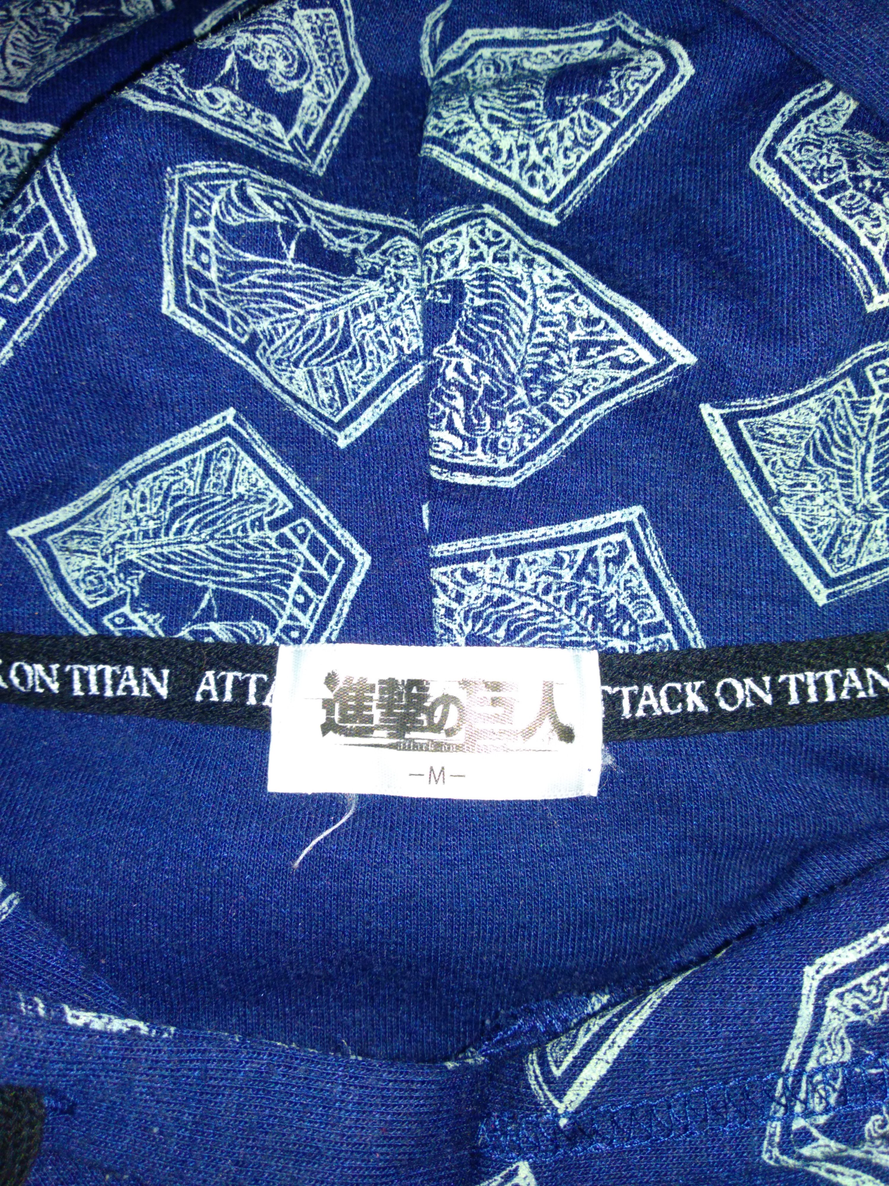 Japanese Brand Uniqlo Attack On Titan " Wall Maria" Hoodies Size US M / EU 48-50 / 2 - 5 Thumbnail