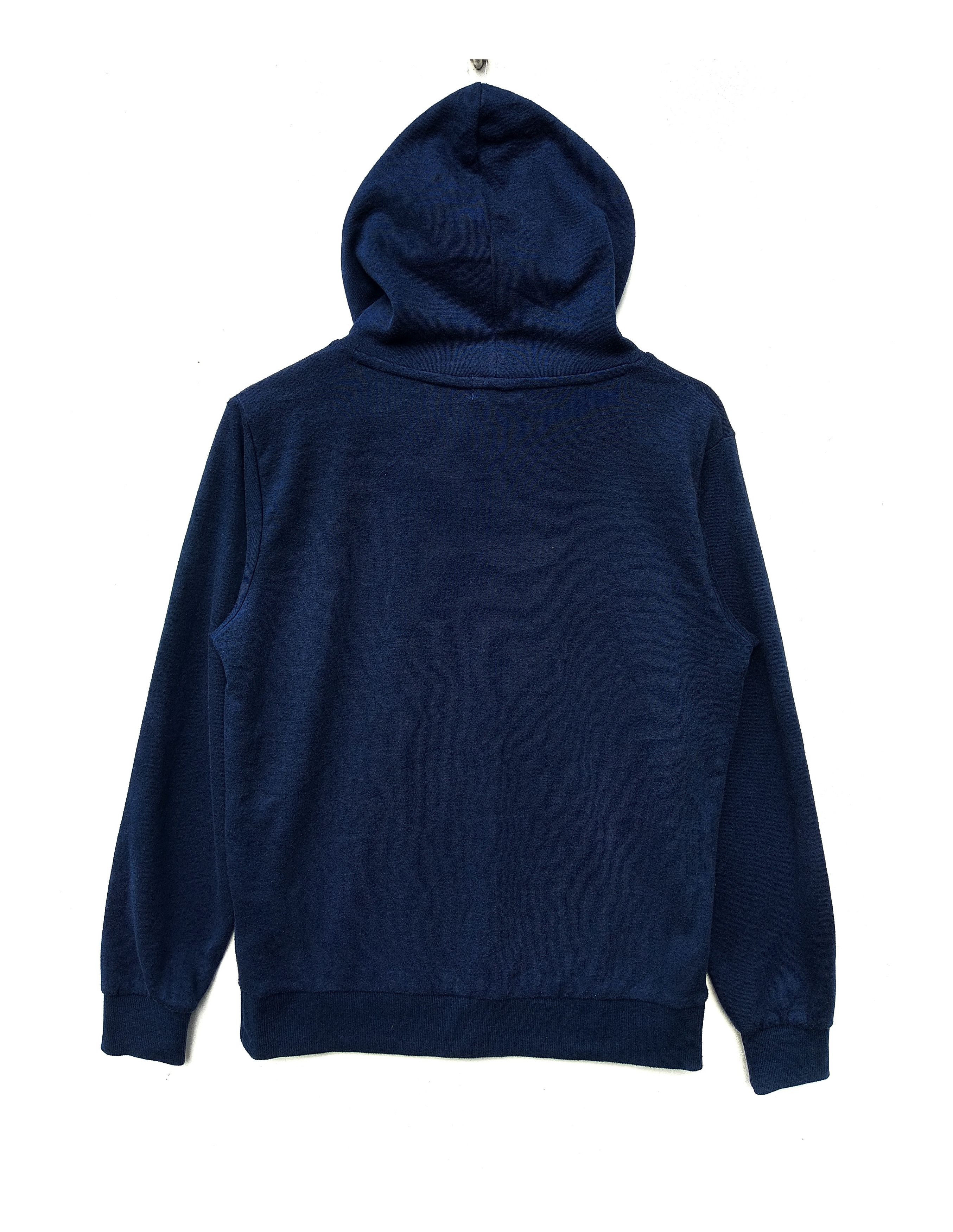 Japanese Brand Uniqlo Attack On Titan " Wall Maria" Hoodies Size US M / EU 48-50 / 2 - 2 Thumbnail
