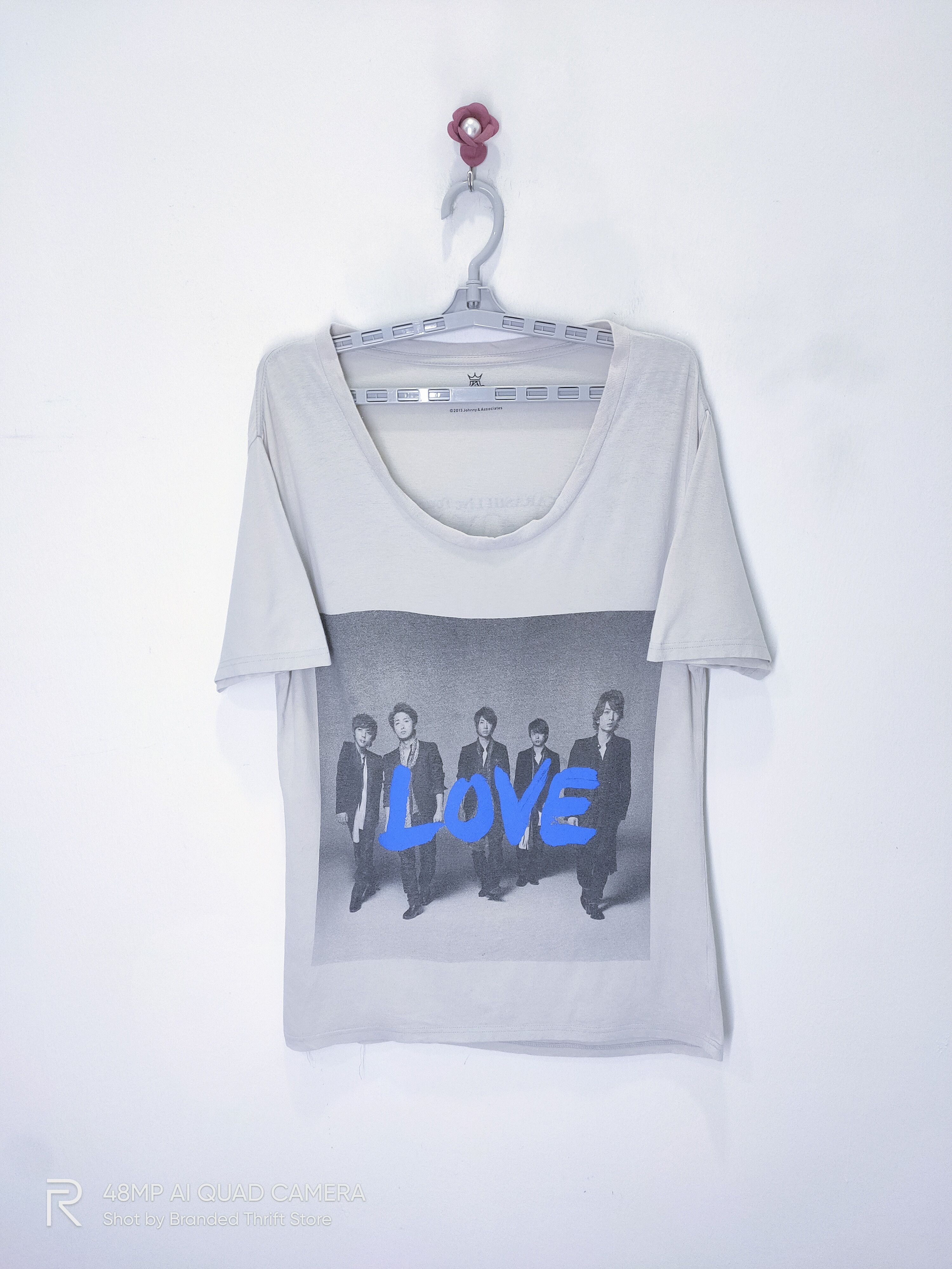 Band Tees LOVE ARASHI Japan Live Tour 2013 Big Graphic KPOP Band Tee Size L / US 10 / IT 46 - 1 Thumbnail