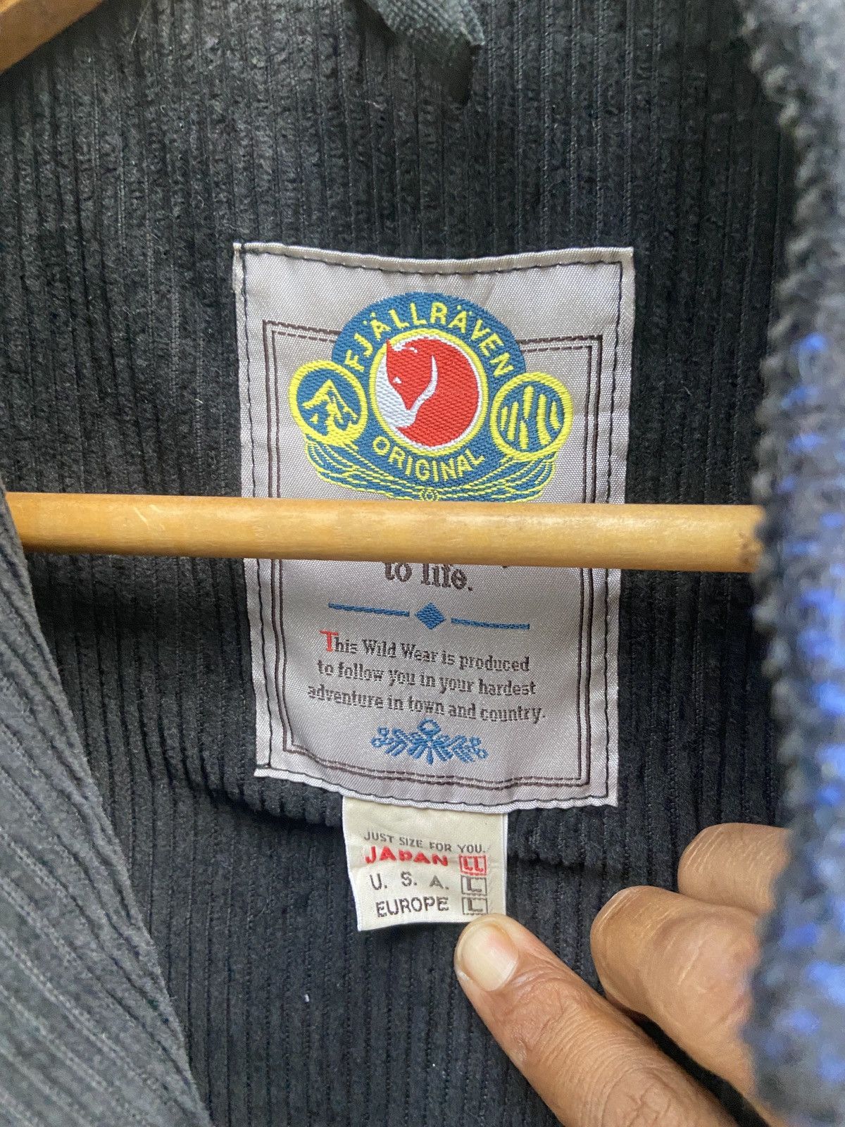 Fjallraven Vintage Fjallraven Merino Wool Checkered Sleeveless Jacket Size US L / EU 52-54 / 3 - 8 Thumbnail