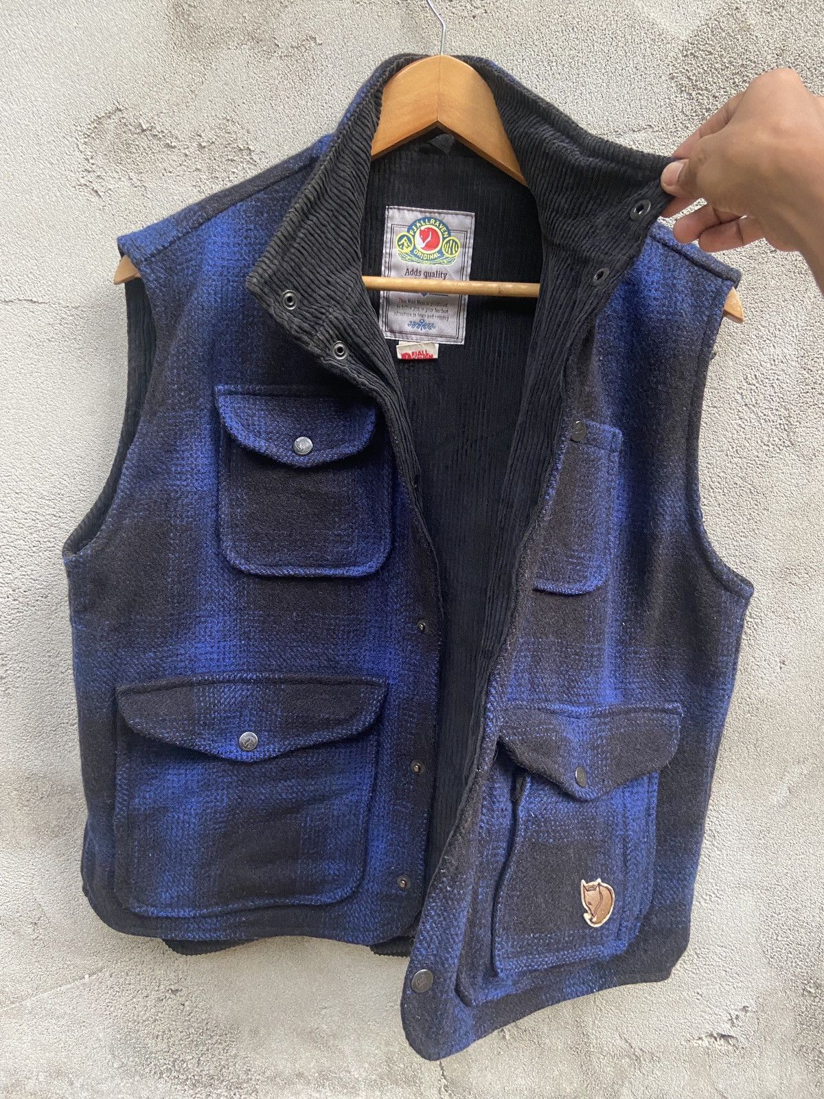 Fjallraven Vintage Fjallraven Merino Wool Checkered Sleeveless Jacket Size US L / EU 52-54 / 3 - 3 Thumbnail