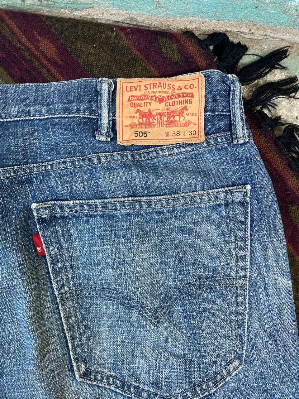 Levi's vintage levis 505 straight fit distressed denim Size US 40 / EU 56 - 4 Thumbnail
