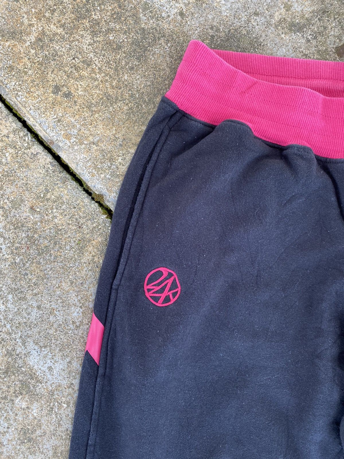 Japanese Brand 24 karat big logo joggers Size US 28 / EU 44 - 4 Thumbnail