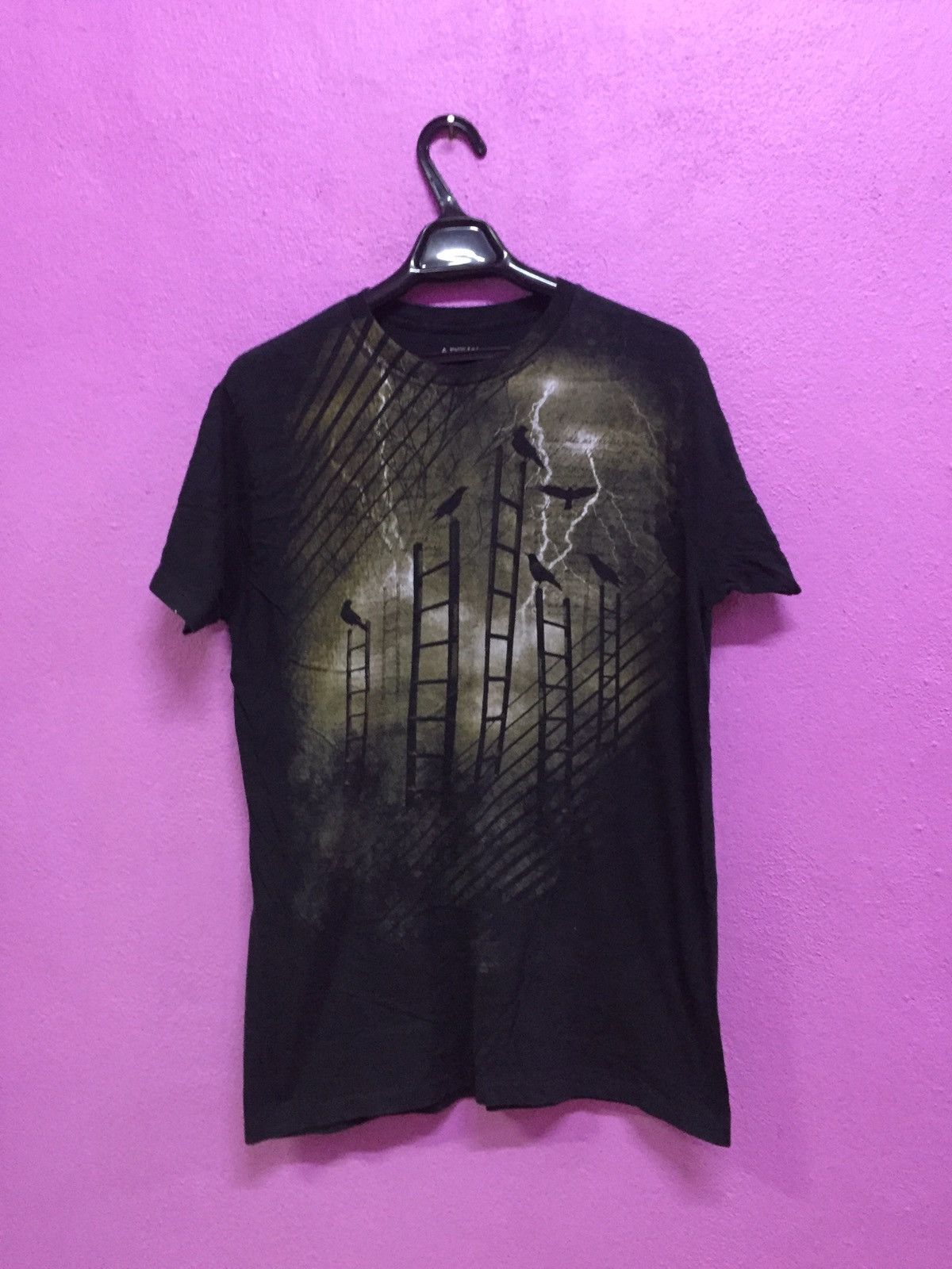 Apt 9 Birds Printed Tee Size L