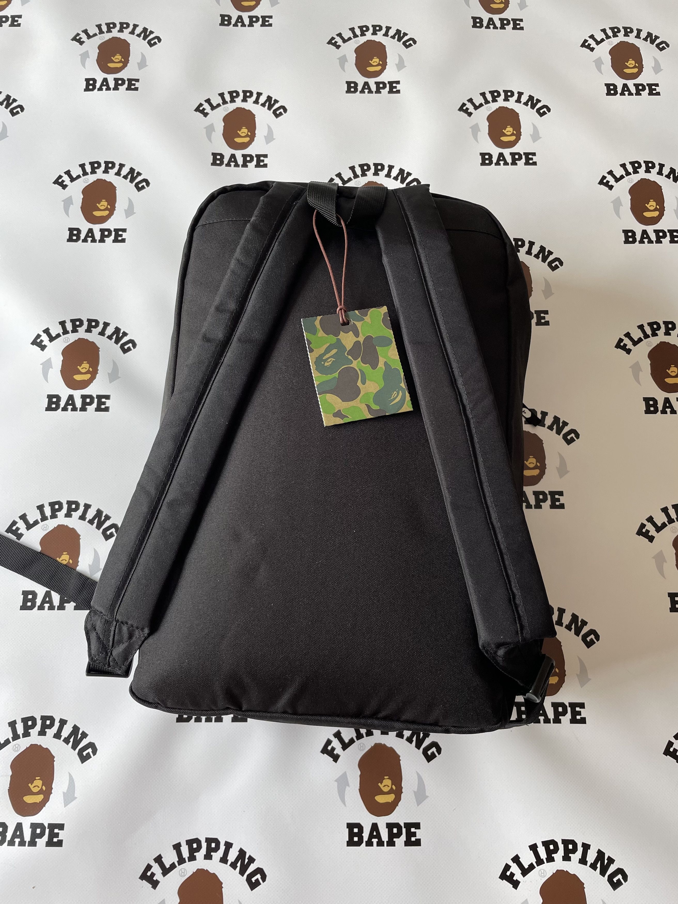 Bape BAPE HAPPY NEW YEAR BAG MILITARY MEN SIZE S Size ONE SIZE - 12 Thumbnail