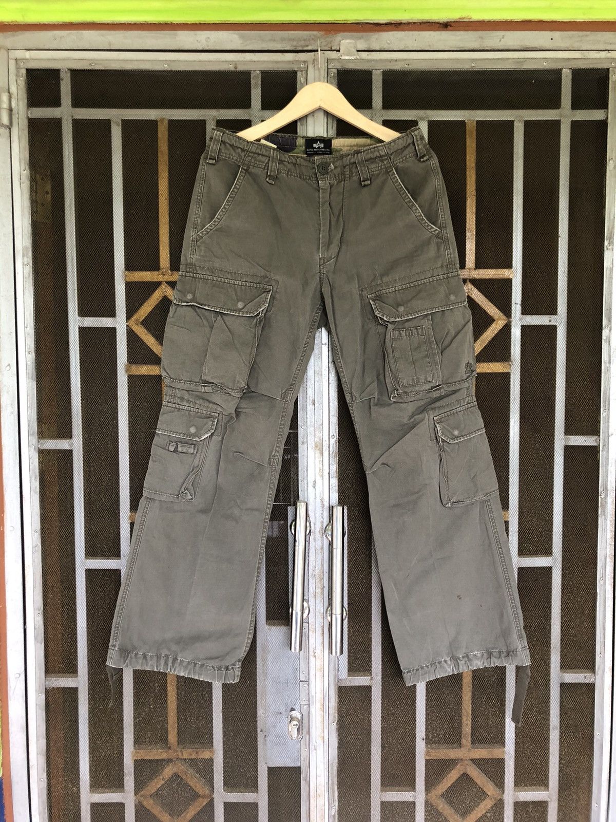 Alpha Industries Vintage Alpha Industries Military Cargo pants Size US 32 / EU 48 - 1 Thumbnail