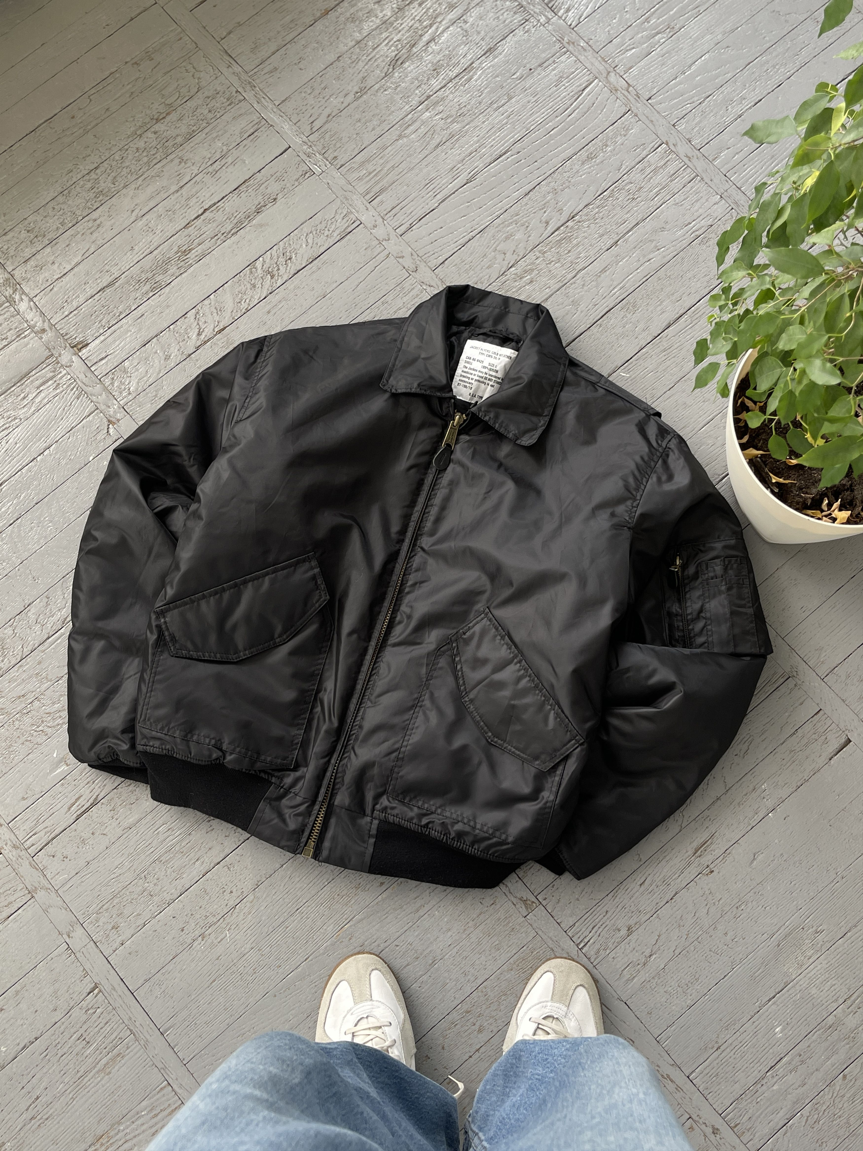 Japanese Brand Vintage CWU Intermediate Bomber Jacket like MA 2 Size US L / EU 52-54 / 3 - 1 Thumbnail