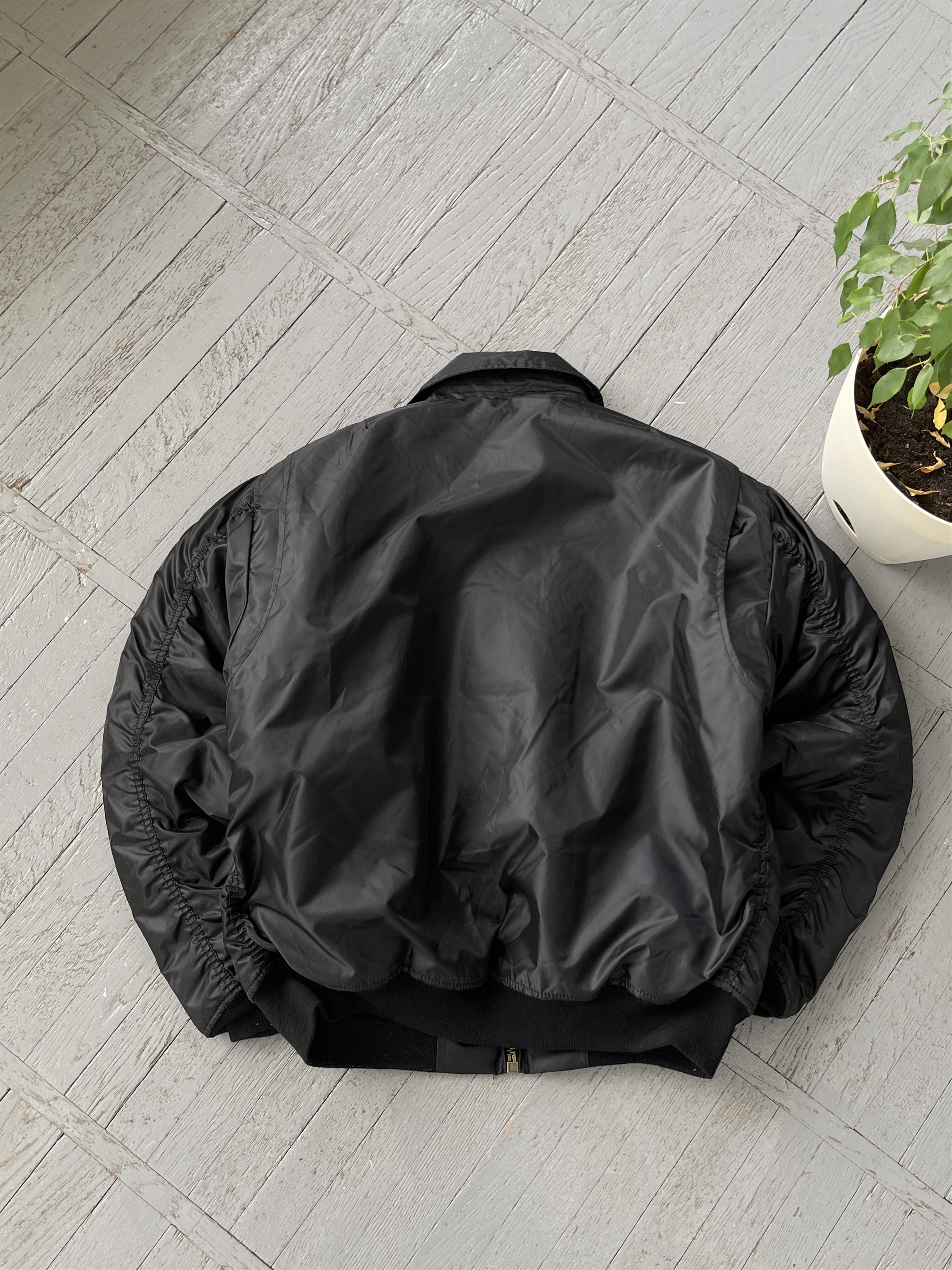 Japanese Brand Vintage CWU Intermediate Bomber Jacket like MA 2 Size US L / EU 52-54 / 3 - 8 Thumbnail