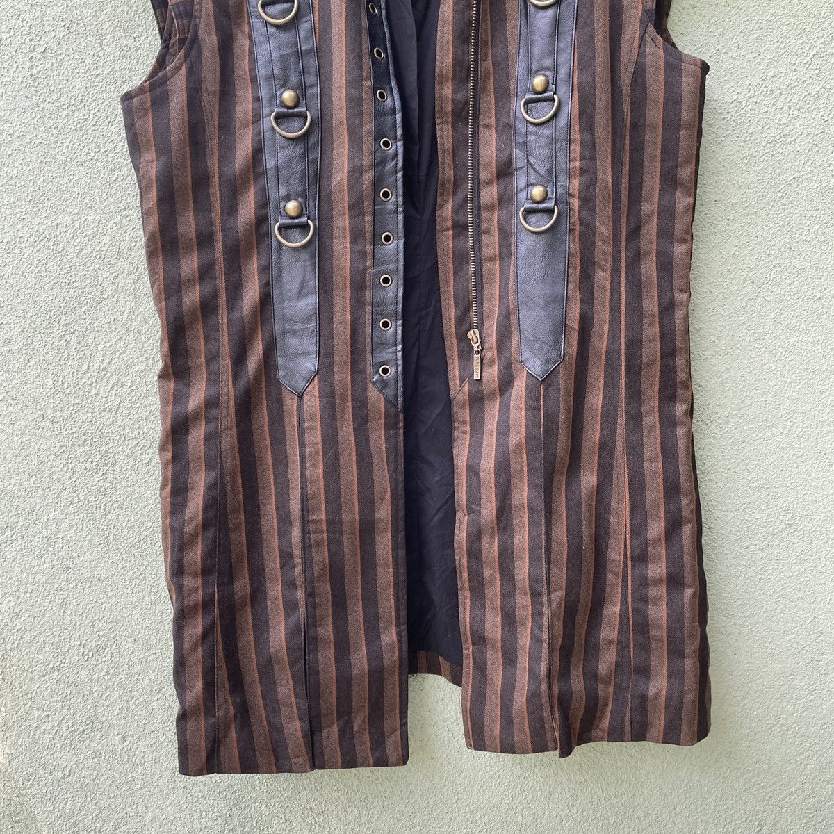 Japanese Brand Vintage Punk Rave Sleeveless Jacket Punk Style Size US L / EU 52-54 / 3 - 4 Thumbnail
