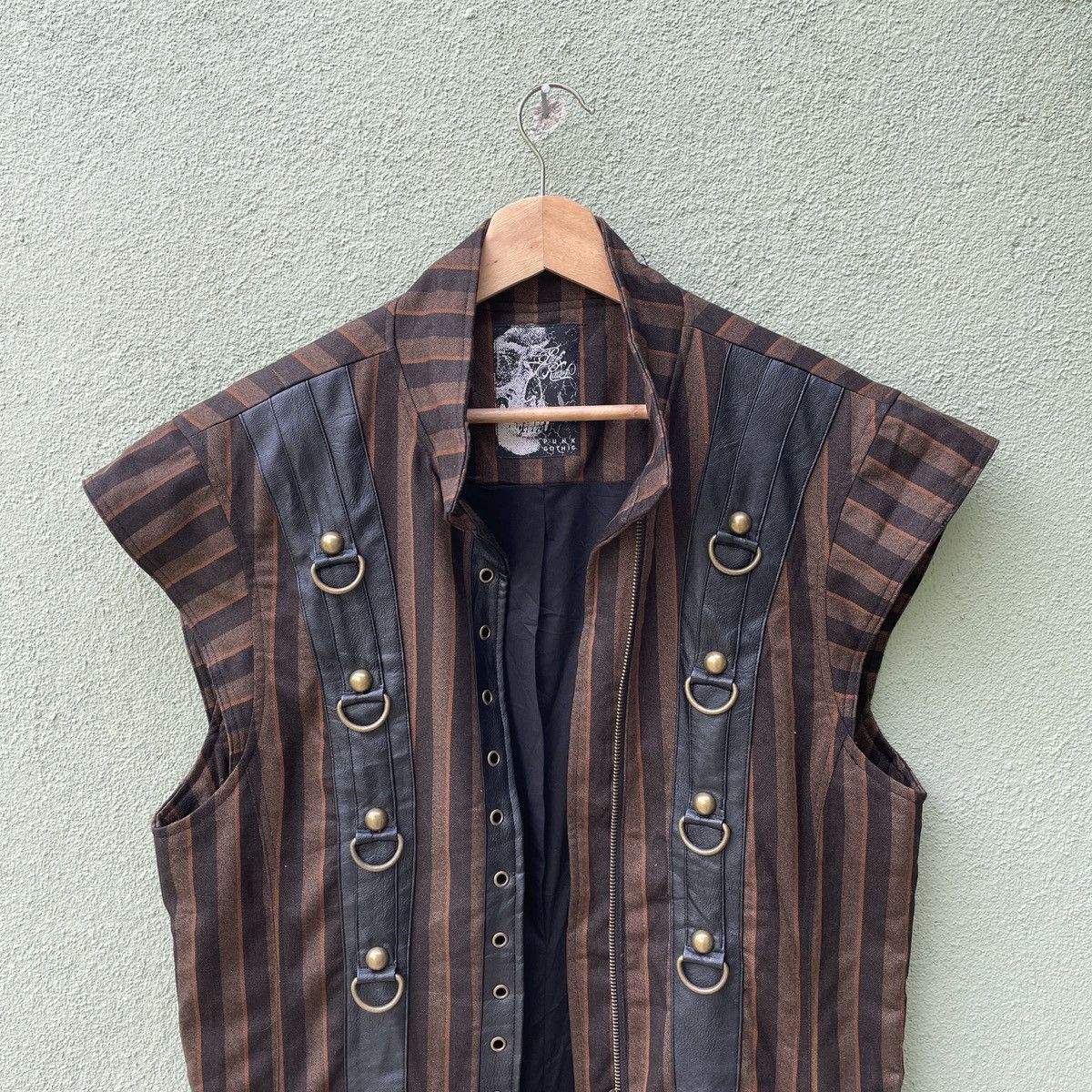 Japanese Brand Vintage Punk Rave Sleeveless Jacket Punk Style Size US L / EU 52-54 / 3 - 3 Thumbnail
