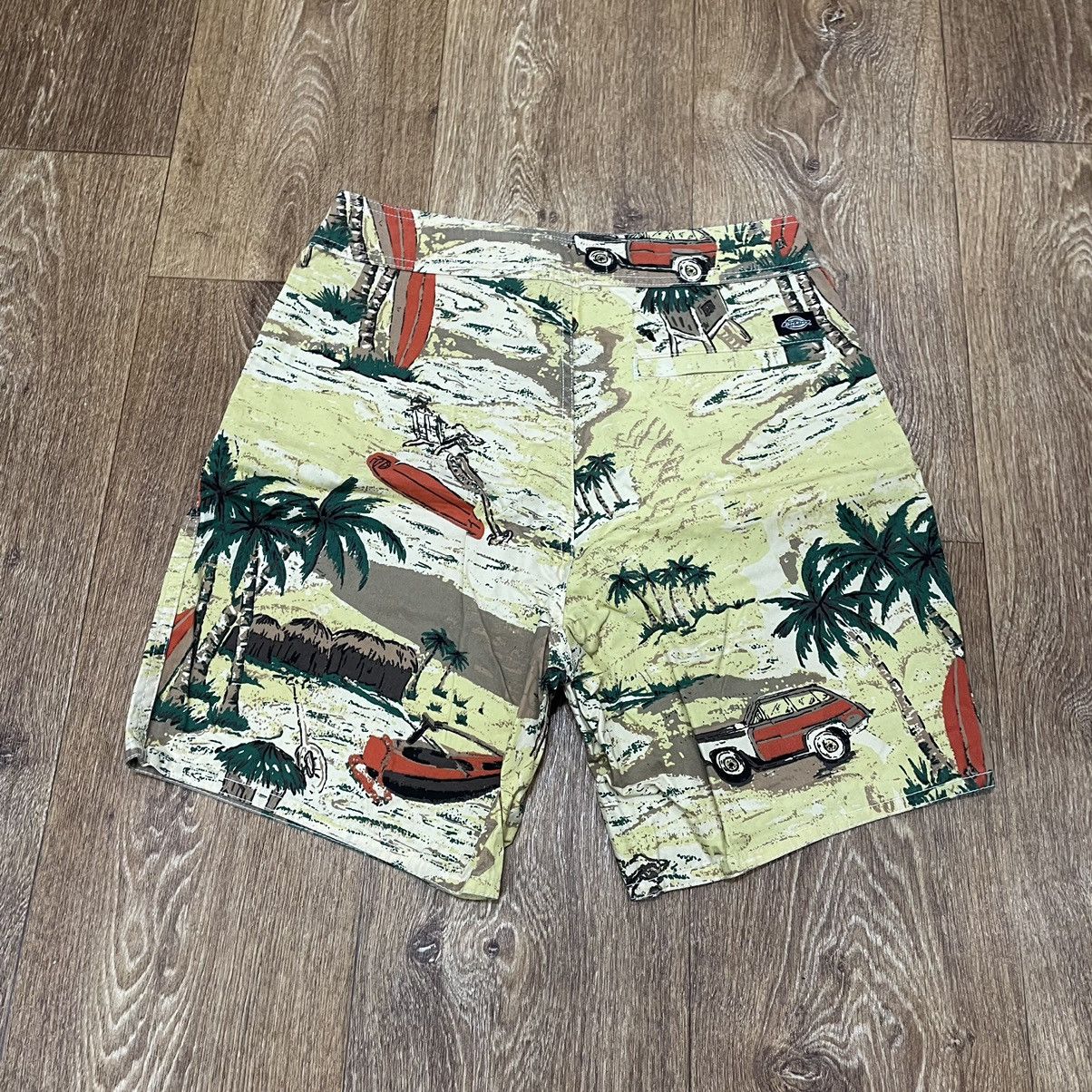 Vintage Vintage 90s Tropical All Over Print Shorts Streetwear 28 Size US 28 / EU 44 - 4 Thumbnail