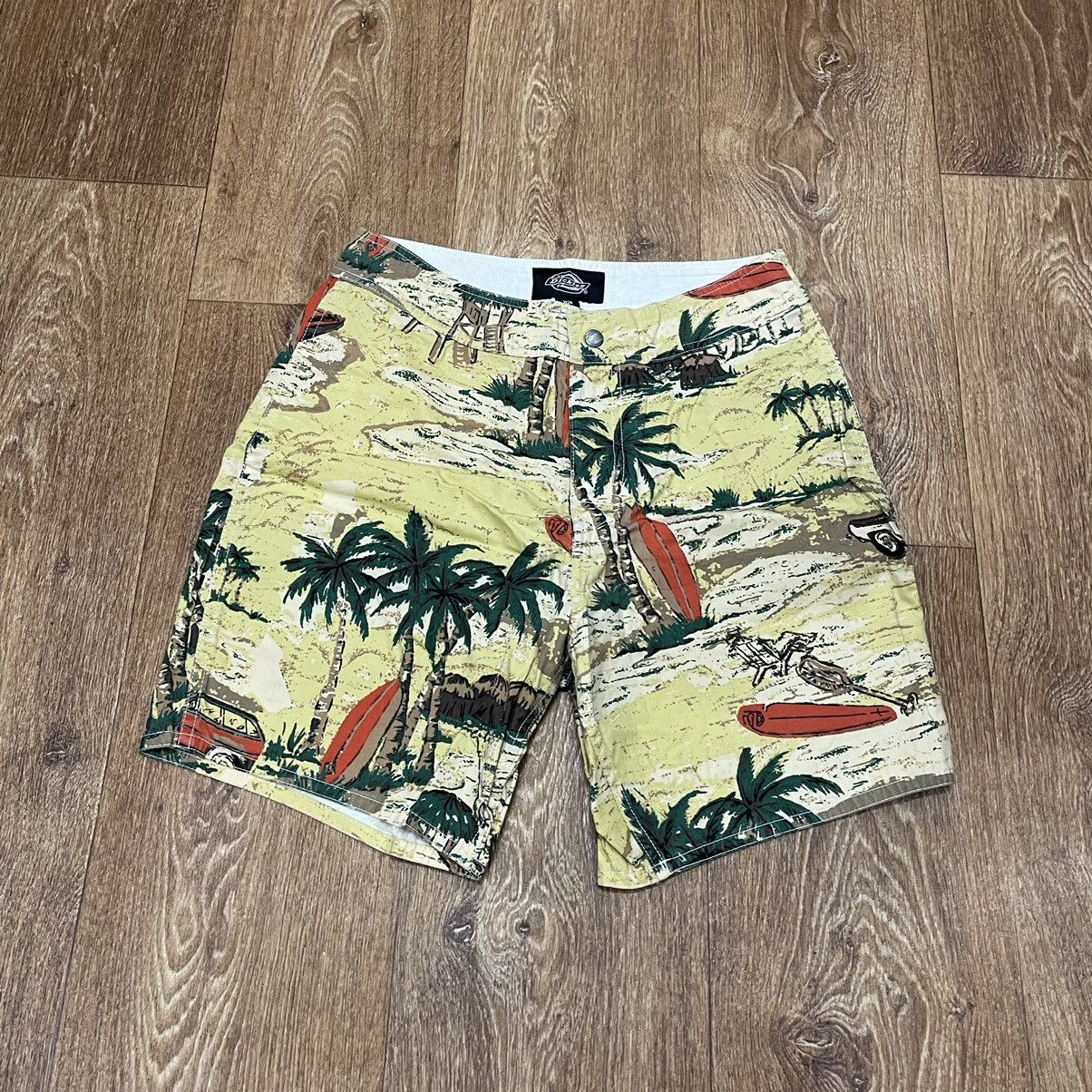 Vintage Vintage 90s Tropical All Over Print Shorts Streetwear 28 Size US 28 / EU 44 - 1 Thumbnail
