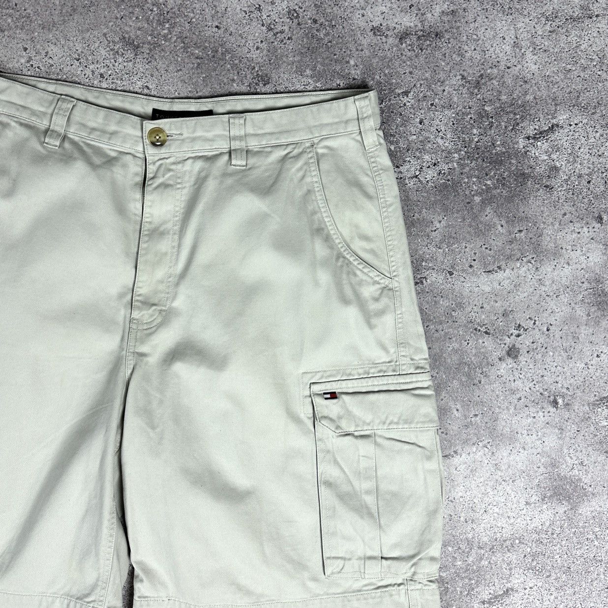 Tommy Hilfiger Vintage 00s Cargo Tommy Hilfiger Shorts y2k Logo rare og Size US 36 / EU 52 - 3 Thumbnail