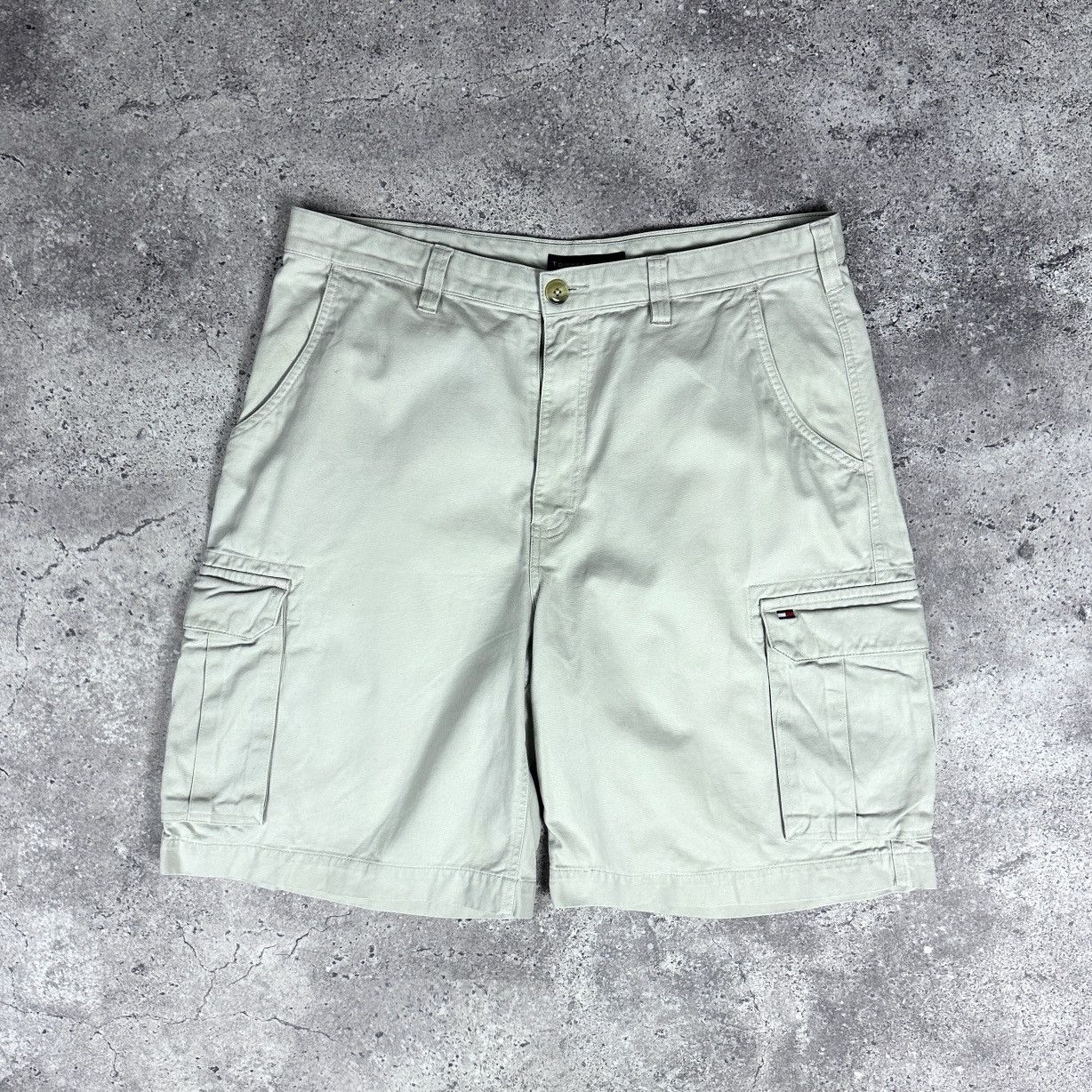 Tommy Hilfiger Vintage 00s Cargo Tommy Hilfiger Shorts y2k Logo rare og Size US 36 / EU 52 - 1 Thumbnail