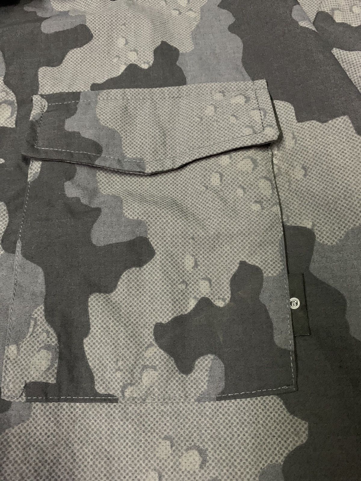 Undercover 🔥UNDERCOVER X GU SPACE CAMO S/SLEEVES ZIPER SHIRTS Size US L / EU 52-54 / 3 - 10 Thumbnail