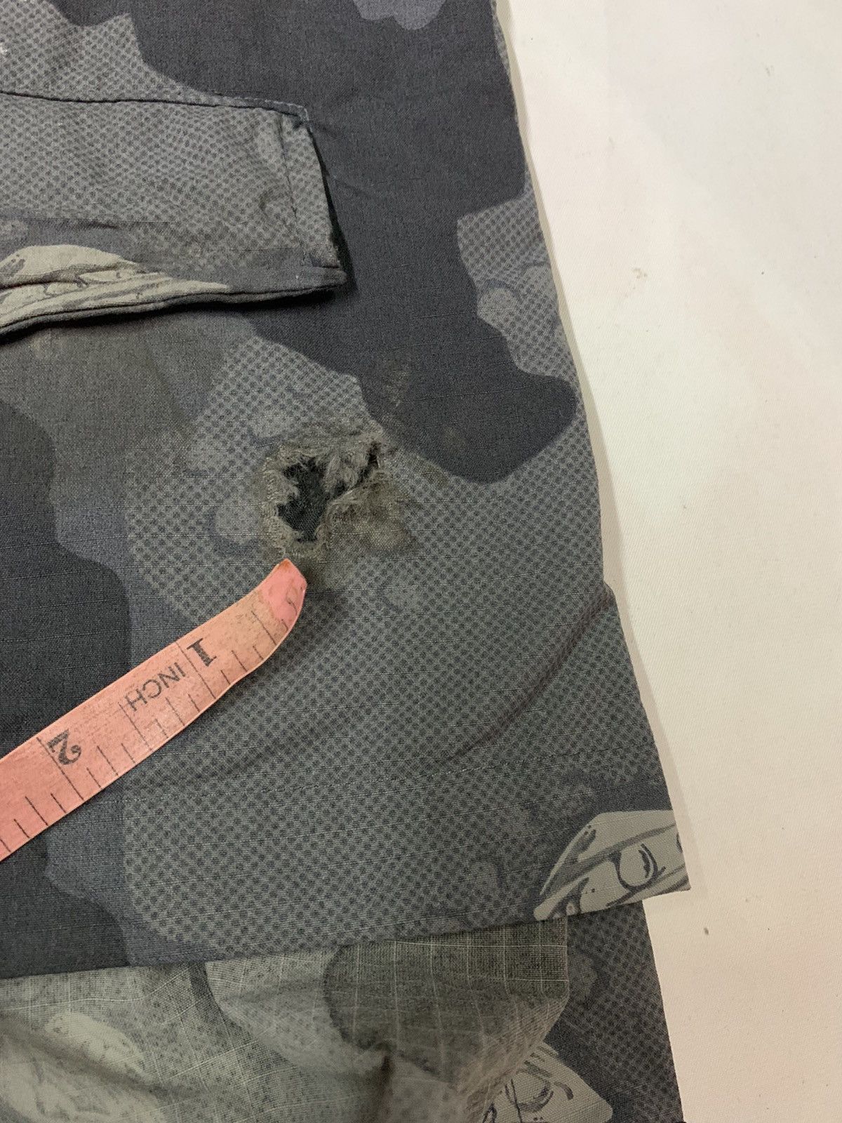 Undercover 🔥UNDERCOVER X GU SPACE CAMO S/SLEEVES ZIPER SHIRTS Size US L / EU 52-54 / 3 - 11 Thumbnail