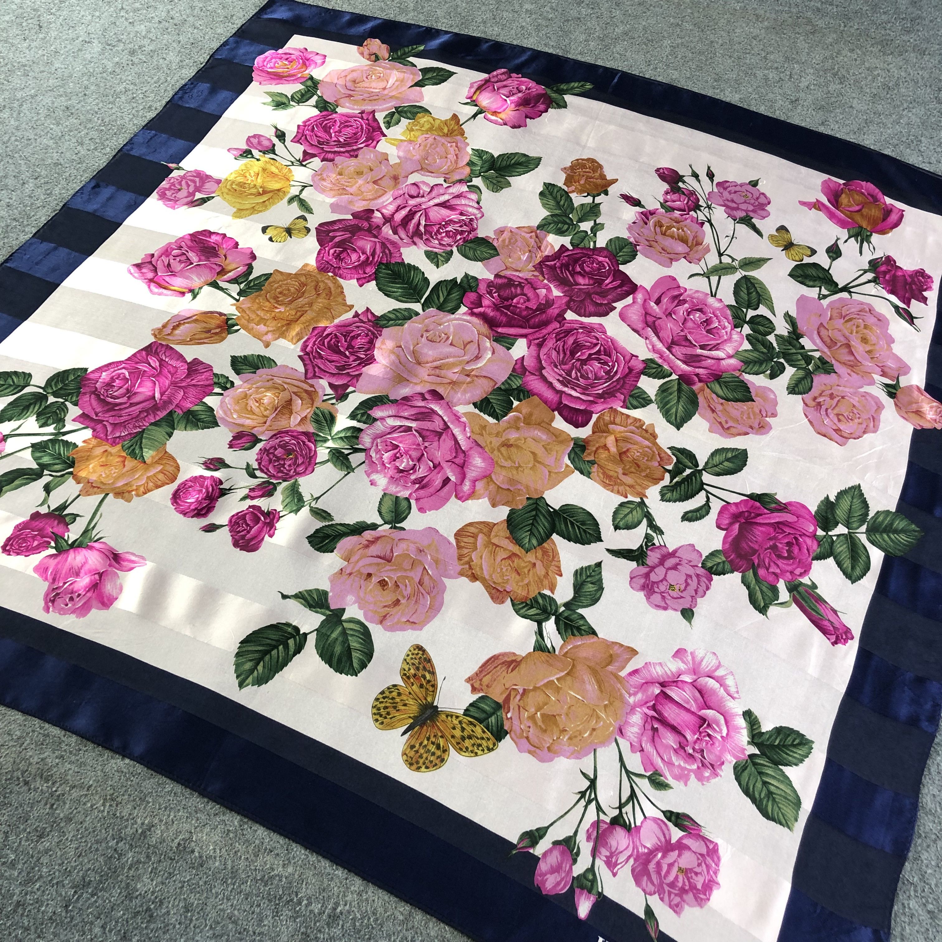 Hanae Mori Hanae Mori Floral Slit Thread Silk Scarf M589 Size ONE SIZE - 2 Thumbnail
