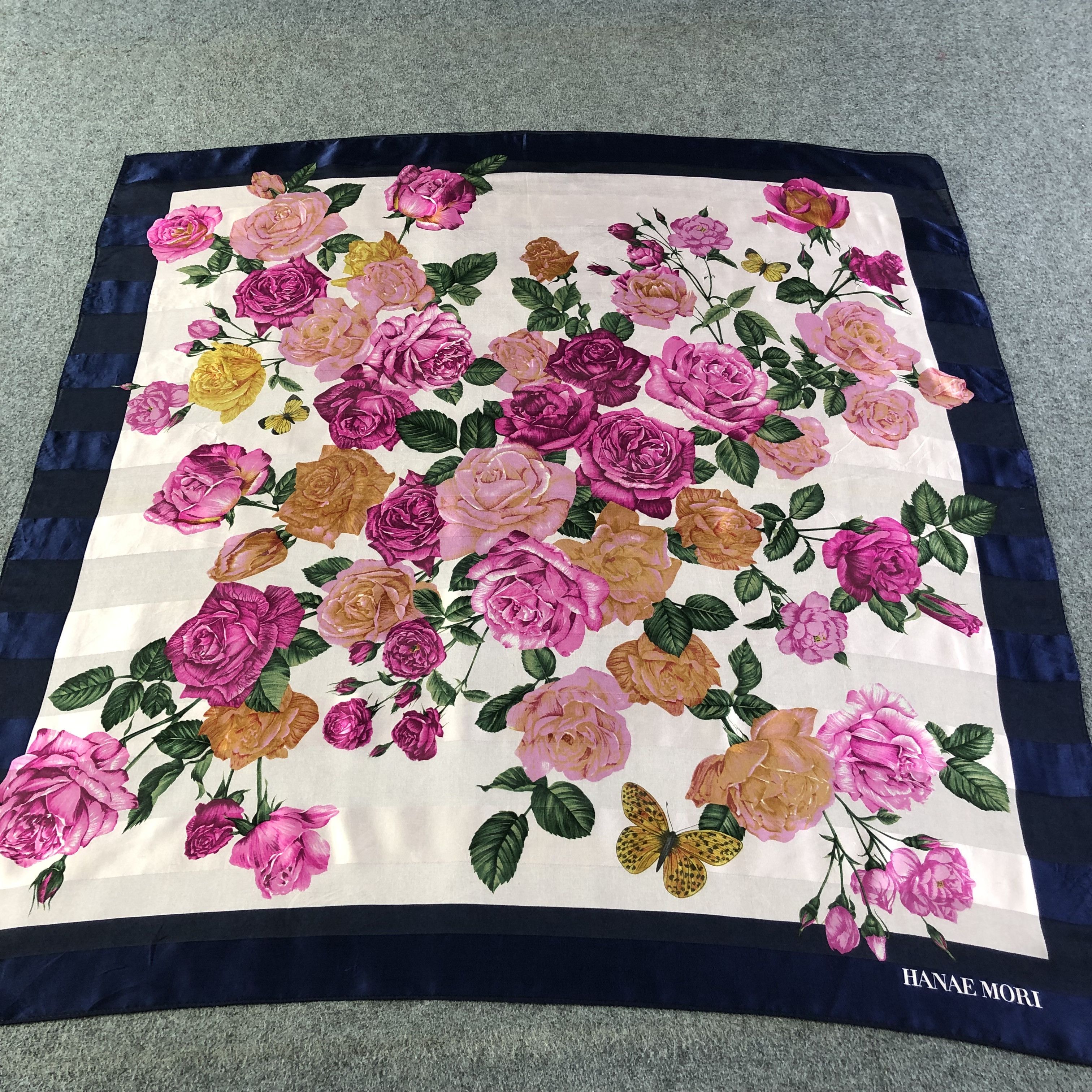 Hanae Mori Hanae Mori Floral Slit Thread Silk Scarf M589 Size ONE SIZE - 1 Thumbnail