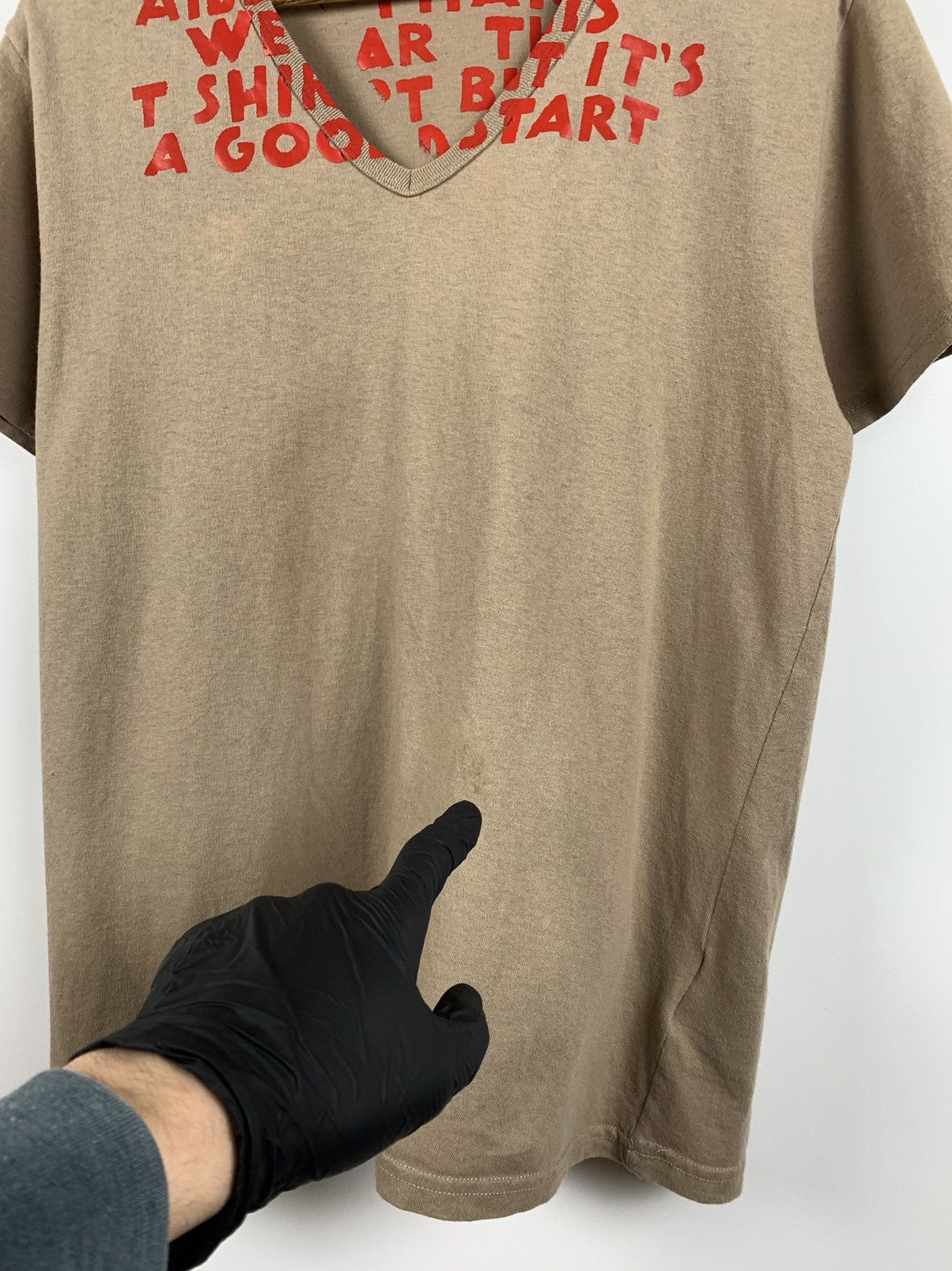 Maison Margiela Vintage Maison Margiela Charity AIDS Beige/Red T-Shirt Size US M / EU 48-50 / 2 - 14 Thumbnail