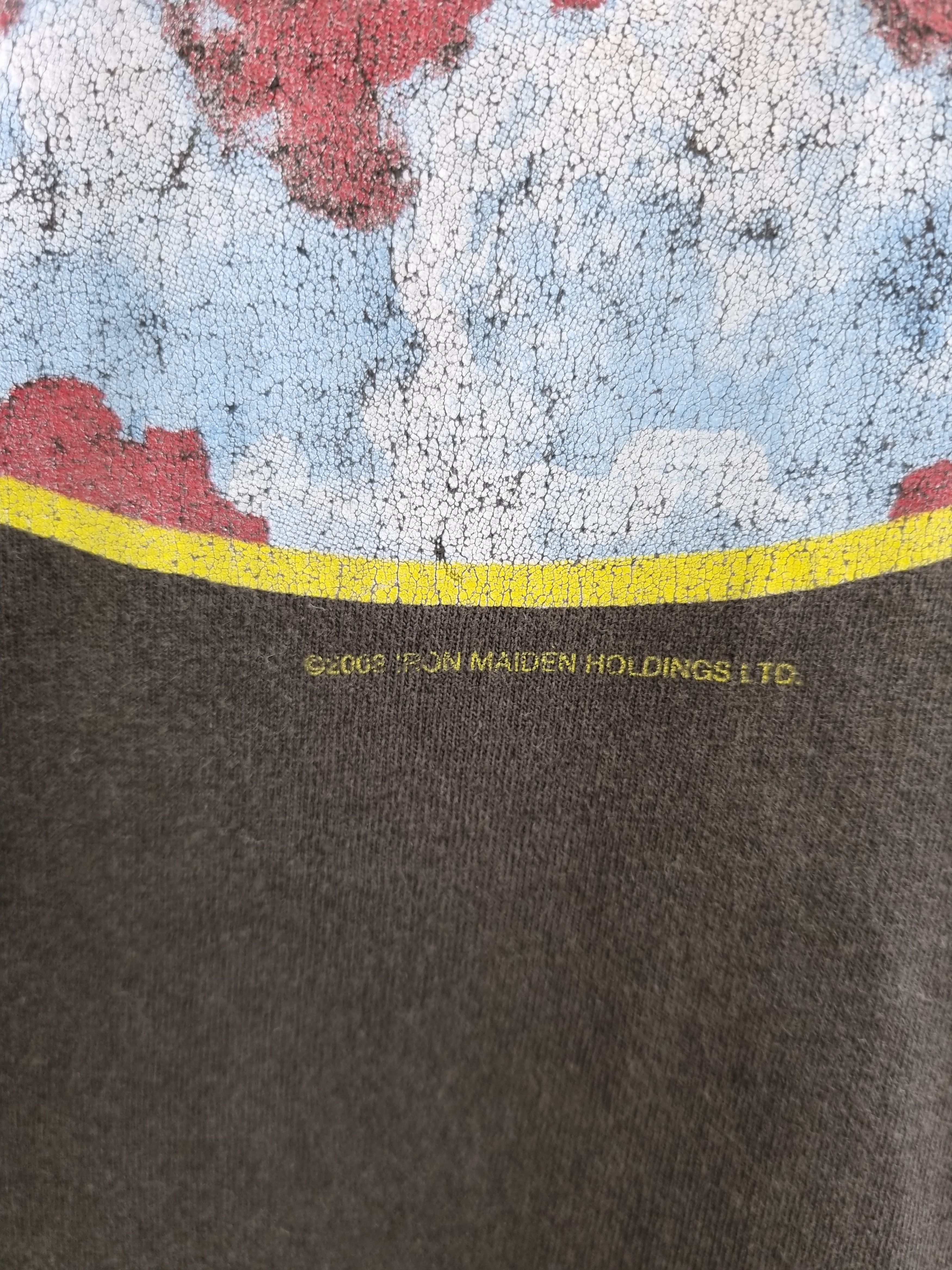 Band Tees × Iron Maiden IRON MAIDEN Vintage Thrashed Faded Rock Tee Rare Print Size US L / EU 52-54 / 3 - 9 Thumbnail