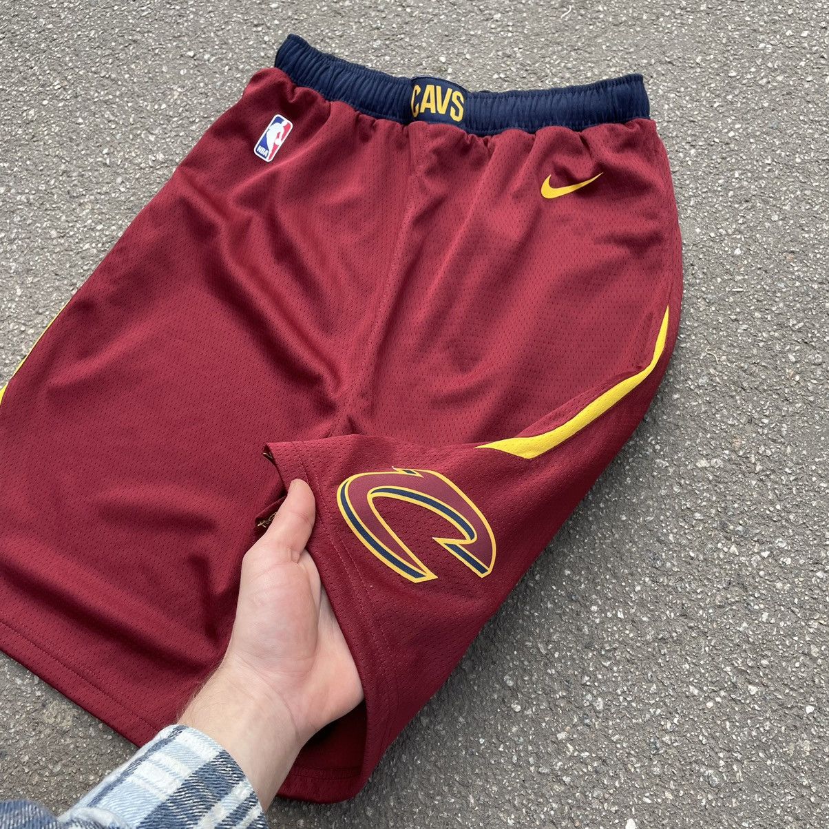 Vintage Vintage Y2K NBA Baggy Basketball Shorts Streetwear Logo 32 Size US 32 / EU 48 - 5 Thumbnail