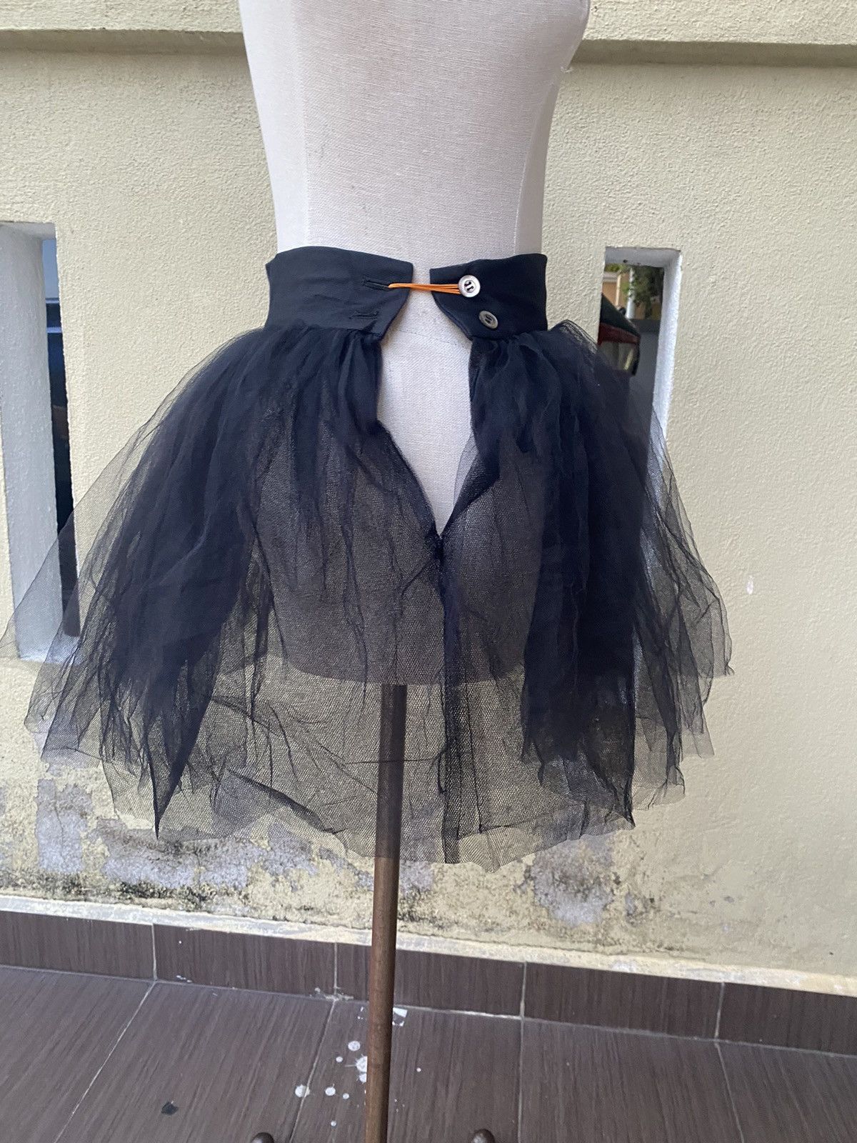 Dolce & Gabbana vintage black tulle mini skirt Size 25" / US 0 / IT 36 - 5 Thumbnail