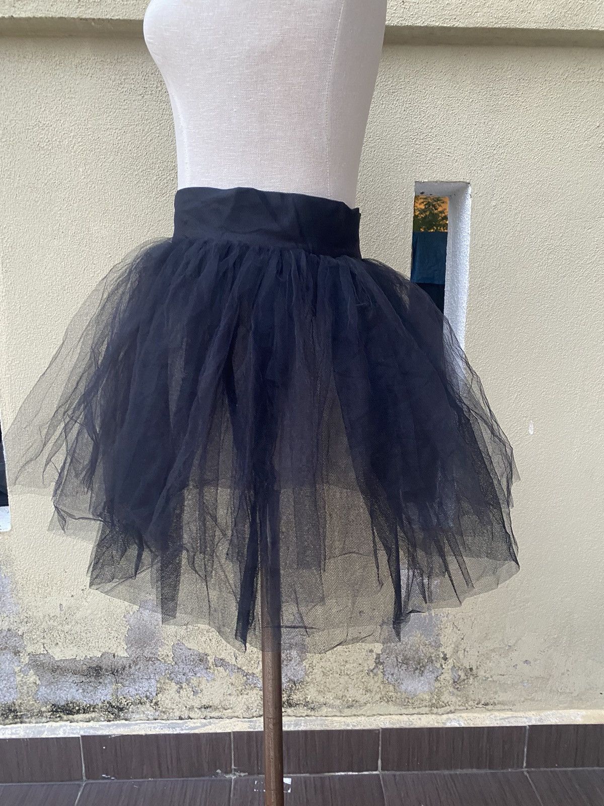 Dolce & Gabbana vintage black tulle mini skirt Size 25" / US 0 / IT 36 - 3 Thumbnail