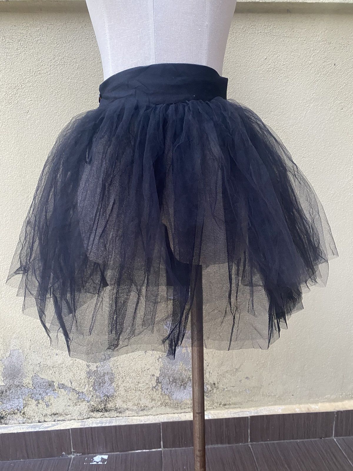 Dolce & Gabbana vintage black tulle mini skirt Size 25" / US 0 / IT 36 - 2 Thumbnail