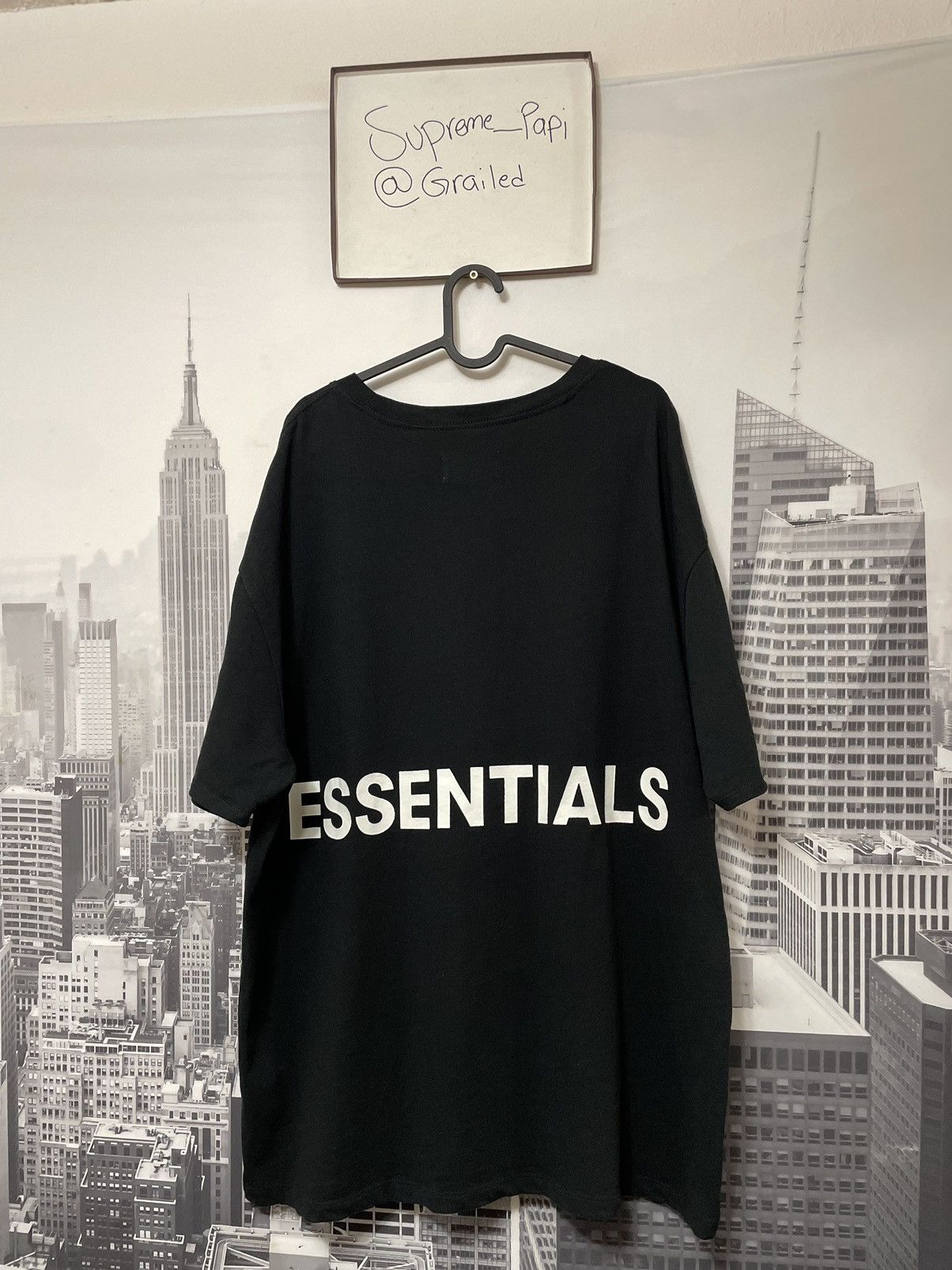Fear of God 🔥Fear of God Essentials Boxy Graphic T-Shirt FW18 Black SZ M |  Grailed