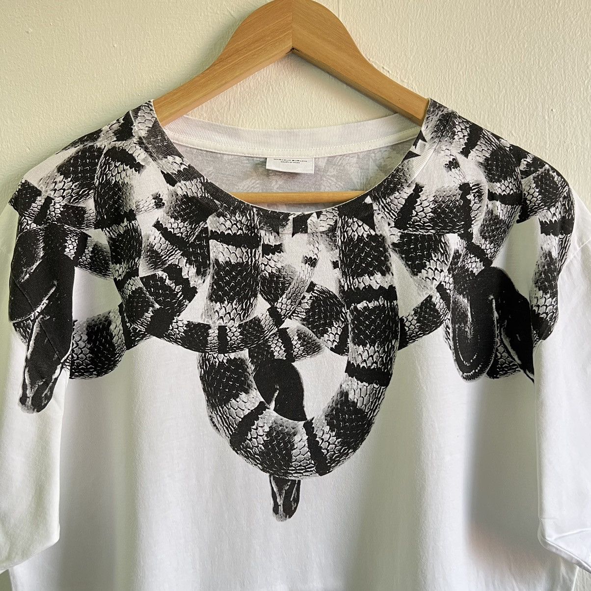 Marcelo Burlon MARCELO BURLON SNAKE TEE Size US L / EU 52-54 / 3 - 2 Thumbnail