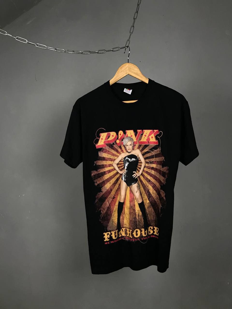 Band Tees Pink 2010 vintage rock band tour tee Size US M / EU 48-50 / 2 - 1 Thumbnail