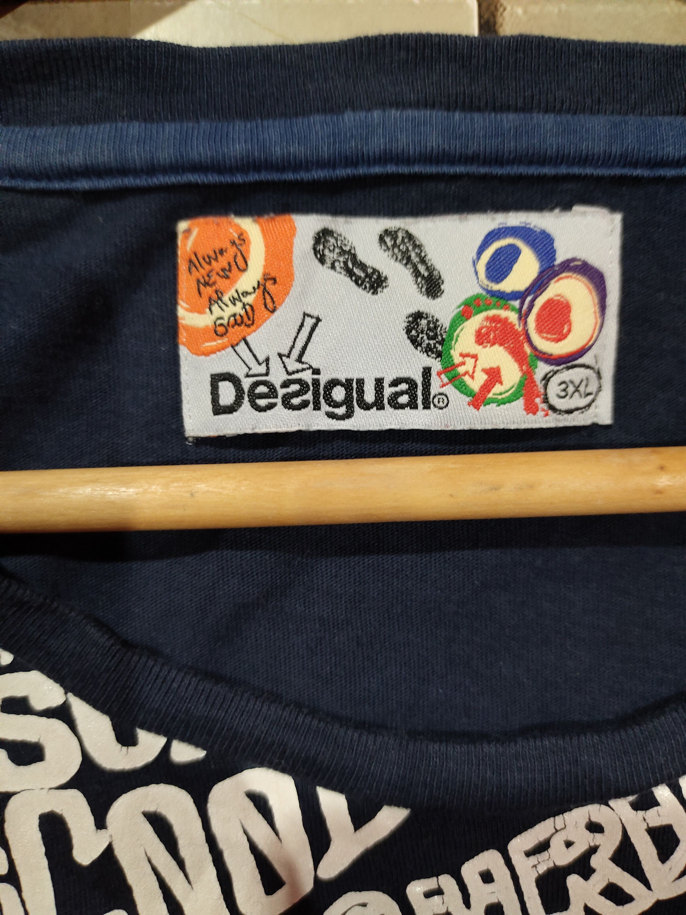 Desigual Desigual art face design tshirt Size US L / EU 52-54 / 3 - 4 Thumbnail