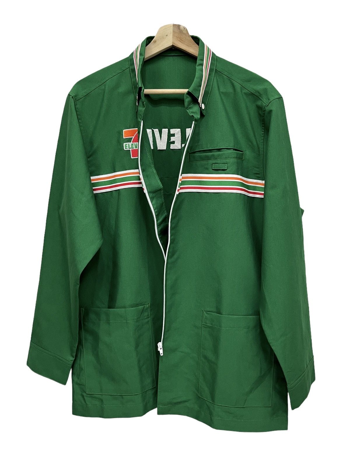 Garment Reproduction of Workers Vintage Workwear 7 ELEVEN JAPAN Polyester Zipper Longsleeve Size US L / EU 52-54 / 3 - 4 Thumbnail