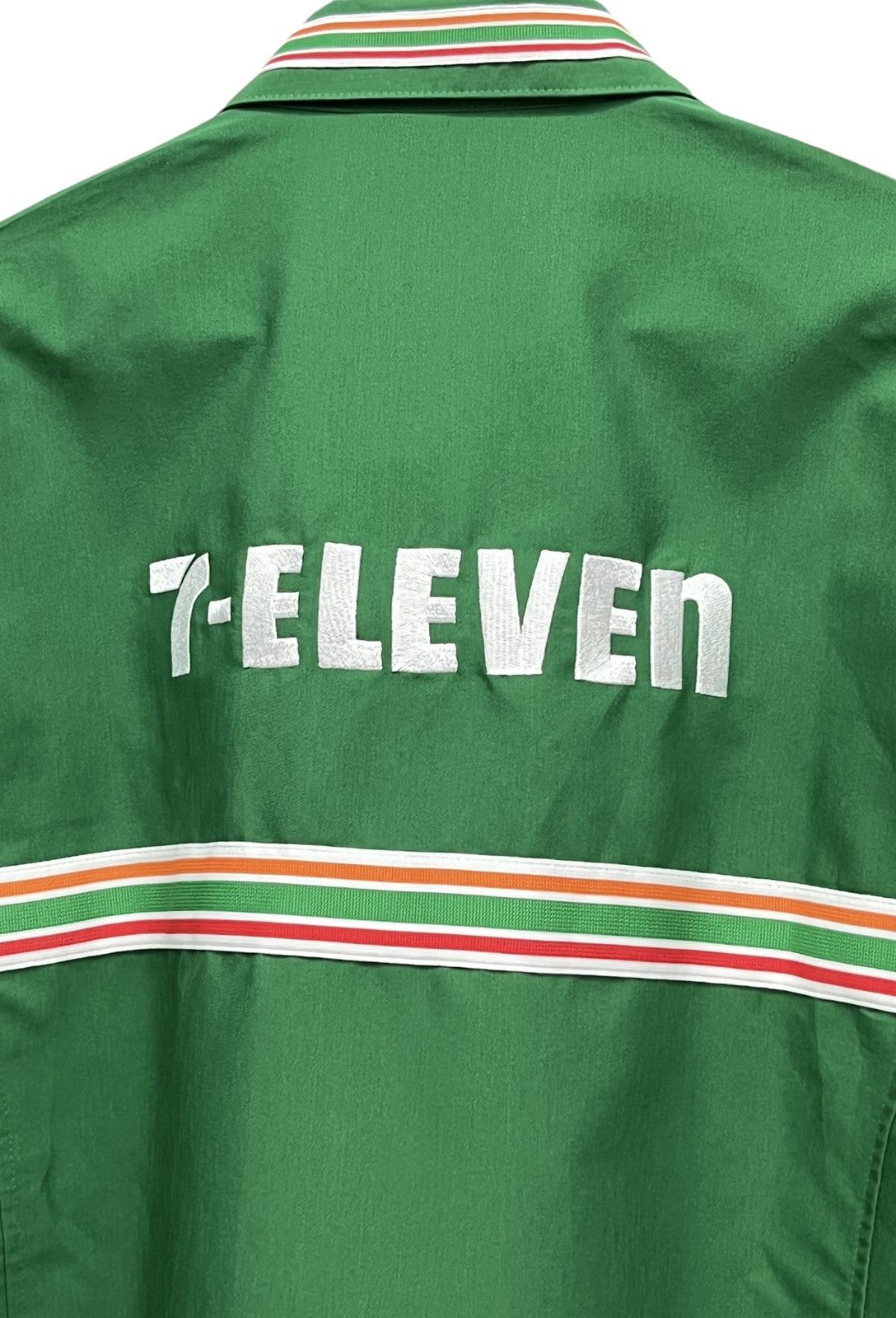 Garment Reproduction of Workers Vintage Workwear 7 ELEVEN JAPAN Polyester Zipper Longsleeve Size US L / EU 52-54 / 3 - 6 Thumbnail