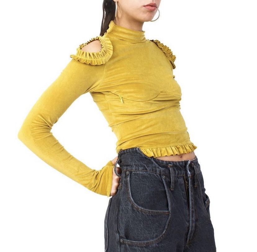 Barragan yellow zip top