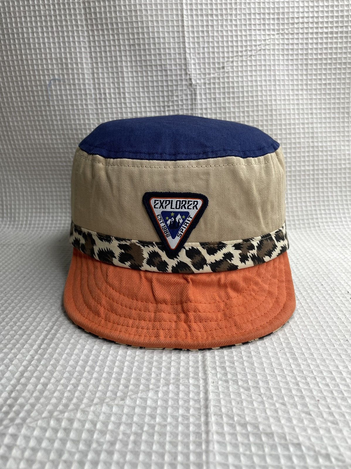 💥 DELETE TODAY Leopard by Airwalk flexible visor hat