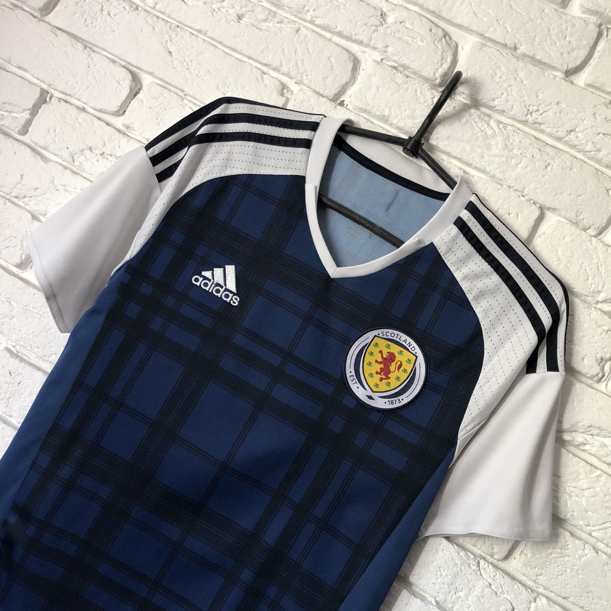 Adidas Scotland national team 2015 2017 home jersey Size US S / EU 44-46 / 1 - 2 Thumbnail