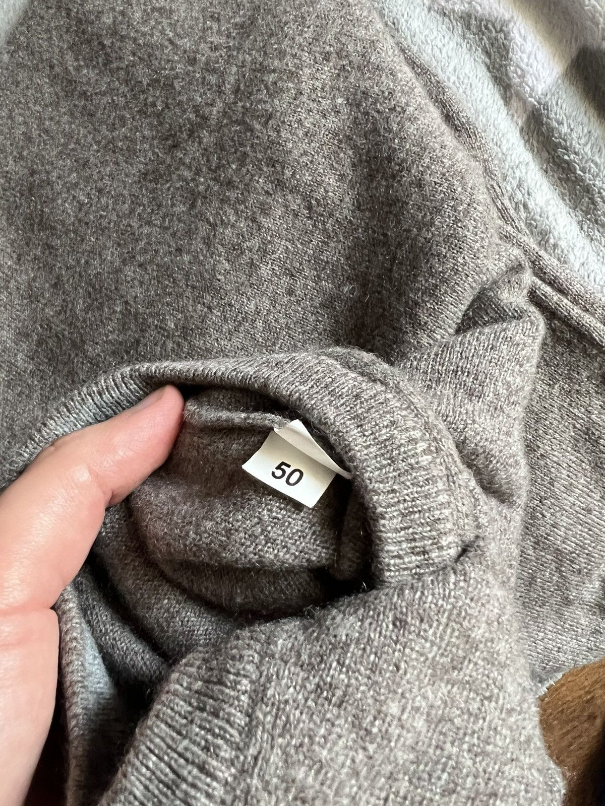 Barba Napoli Barba Napoli Cashmere V neck Sweater light brown Size US M / EU 48-50 / 2 - 10 Thumbnail